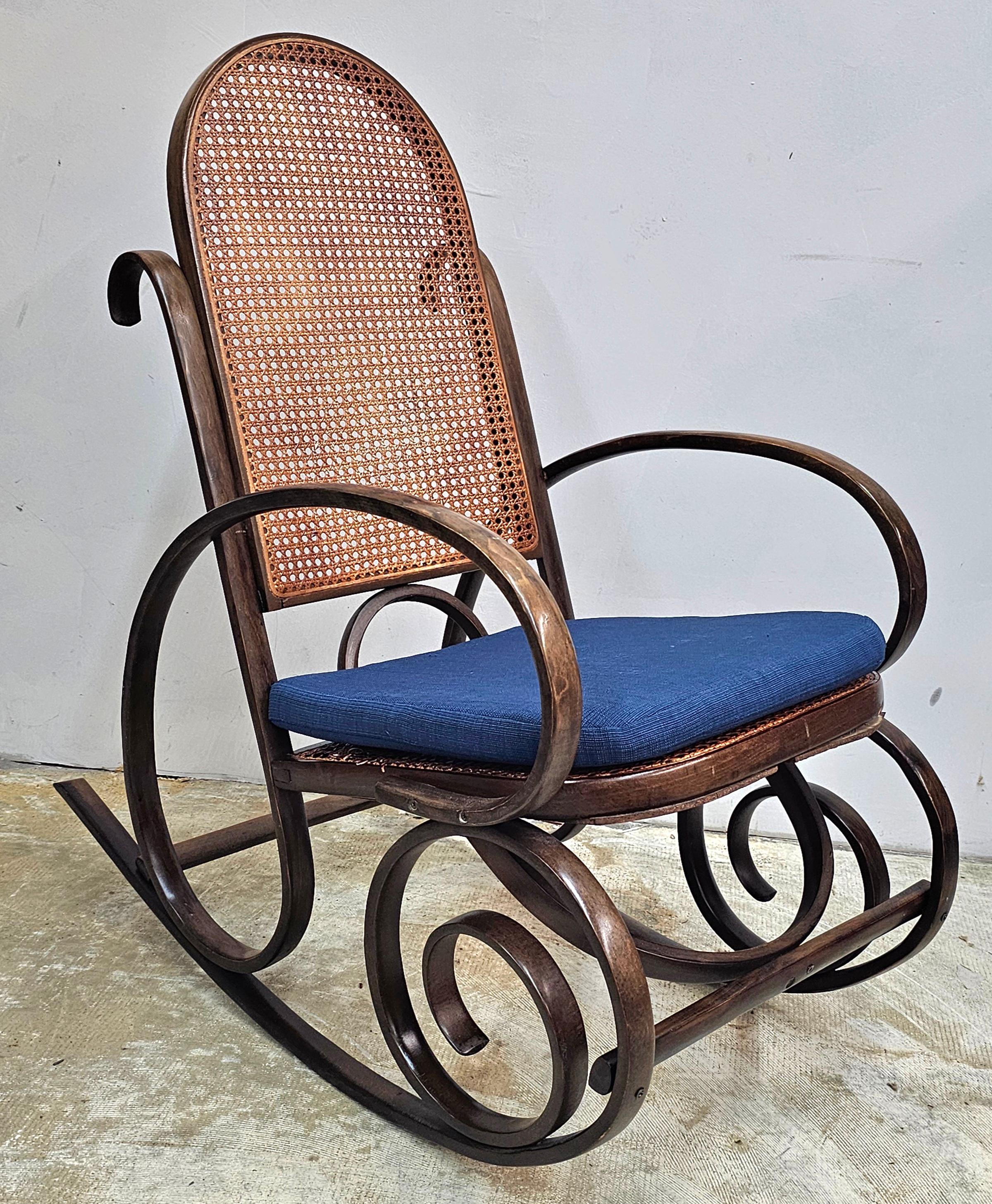 Late 19th Century Thonet #21 Bentwood and Cane Seat Arm Rocking Chair For Sale 2