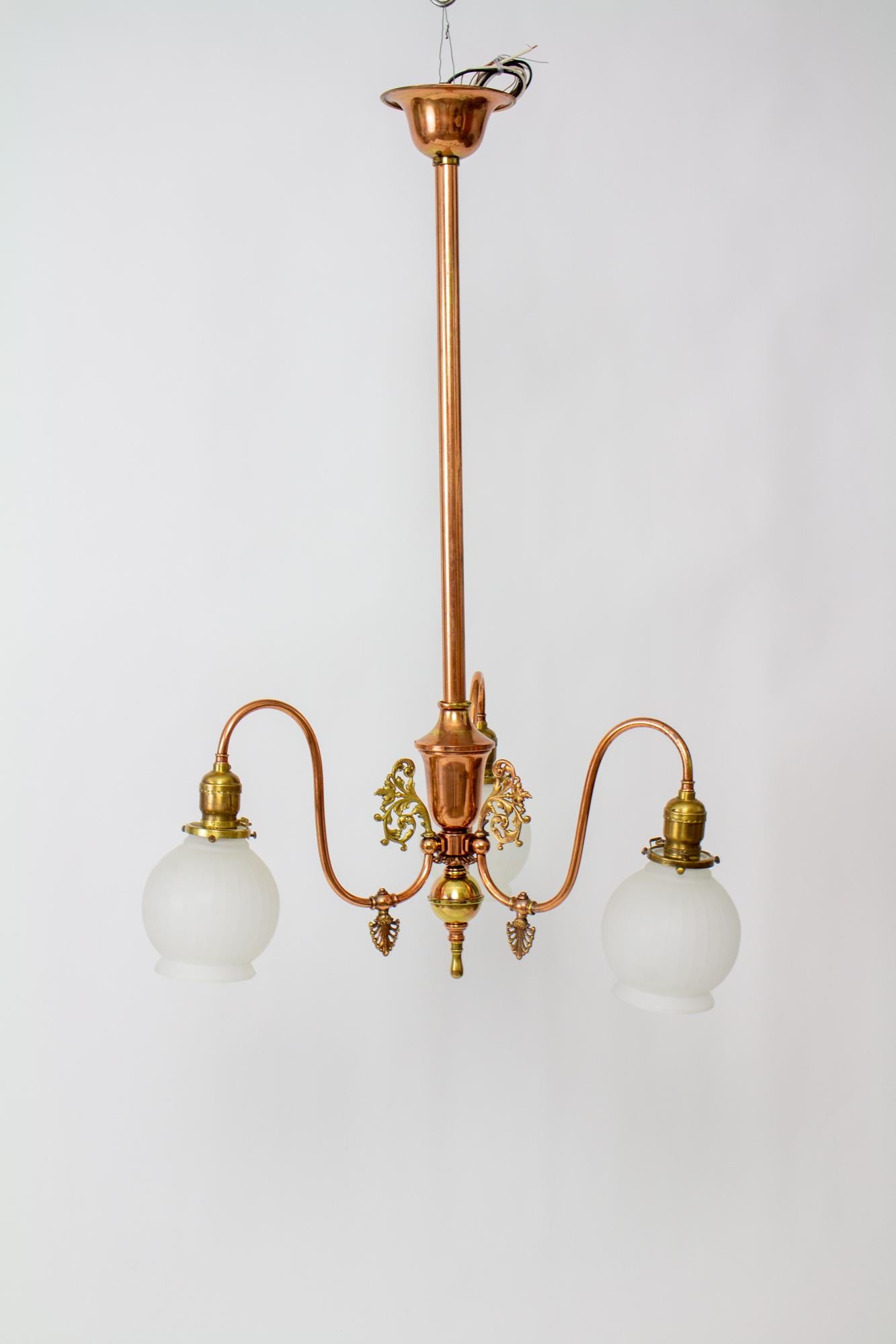 Late 19th Century Three Light Red Brass Gasolier For Sale 1