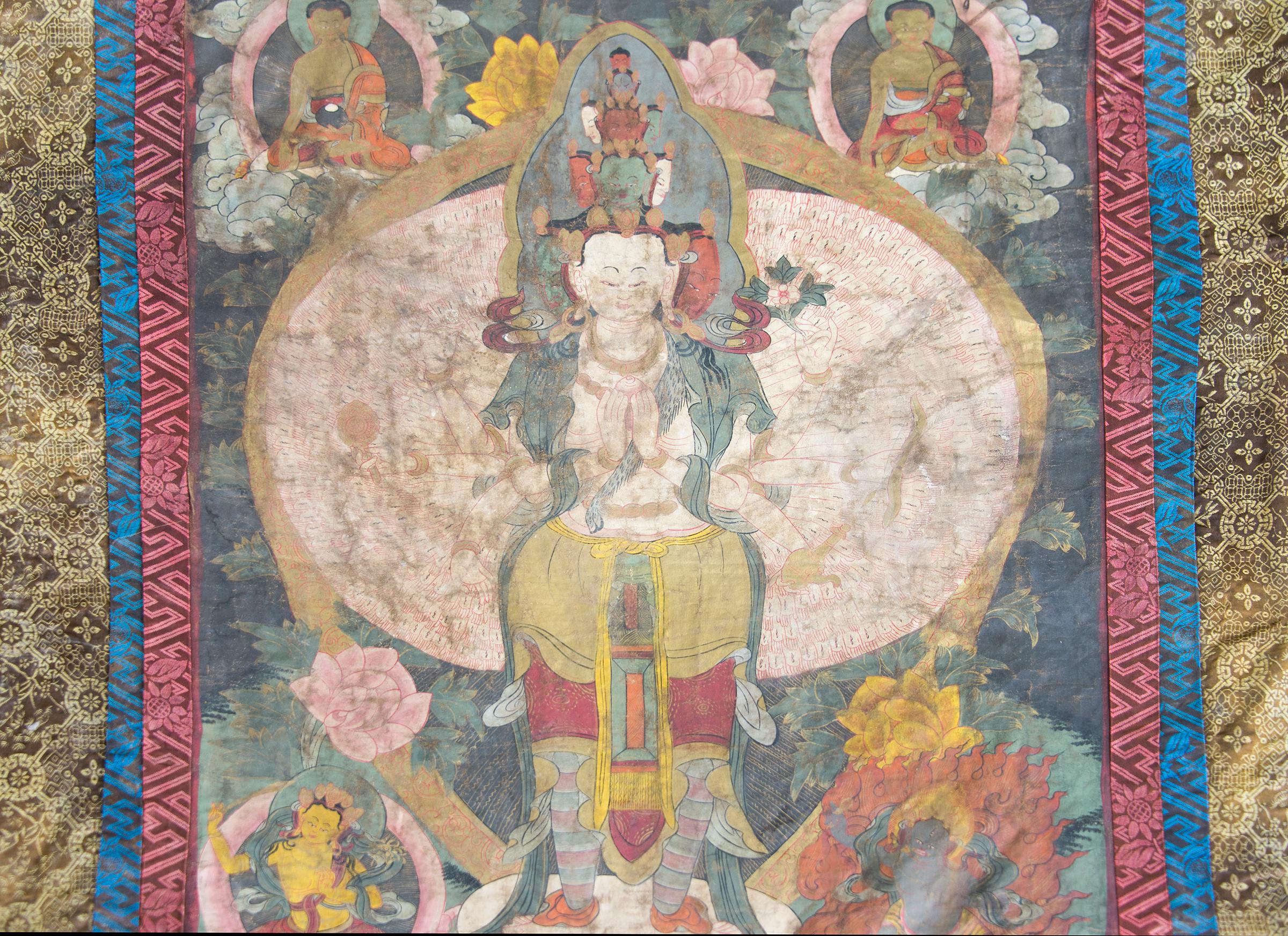 Late 19th Century Tibetan Thangka Depicting Sitatapattra For Sale 5