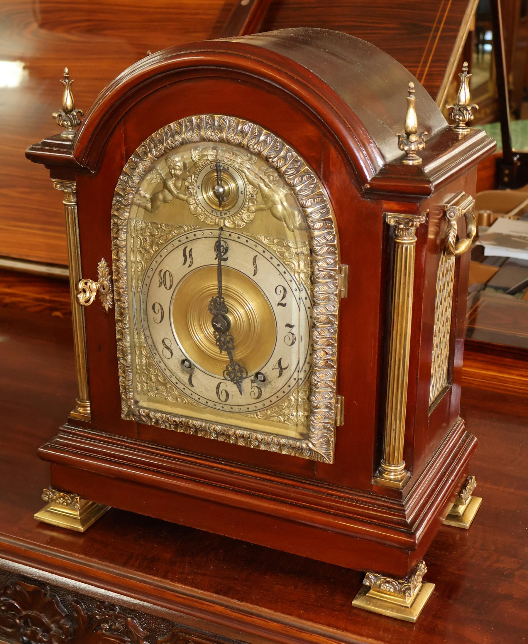 Late 19th Century Tiffany & Co Maker's Mahogany & Brass Mantel Bracket Clock In Good Condition For Sale In Long Branch, NJ