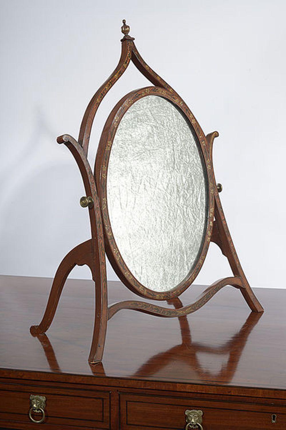 Late 19th Century Toilet Mirror In Good Condition For Sale In Hemel Hempstead, Hertfordshire