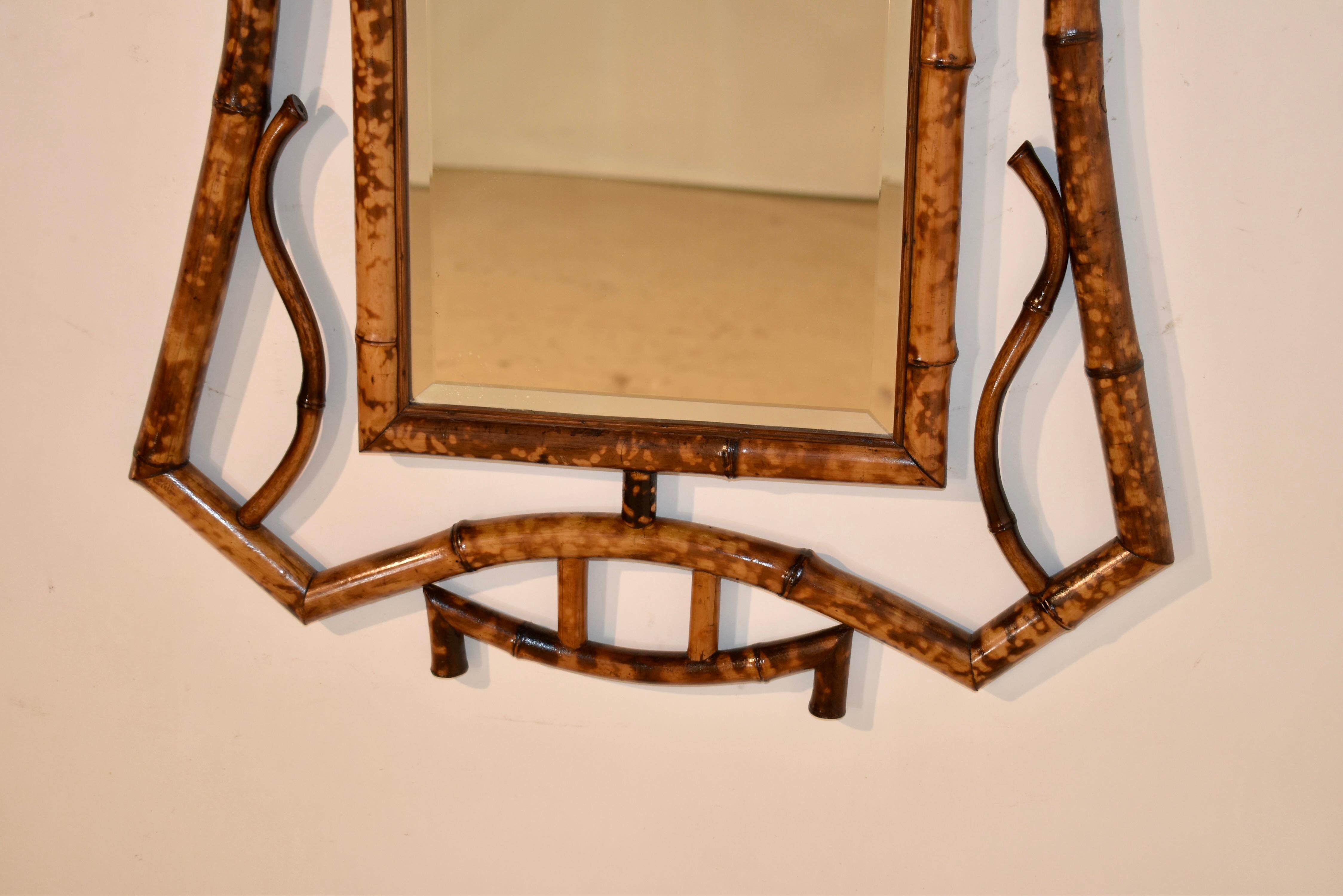 Miroir en bambou tortue de la fin du 19e siècle Bon état - En vente à High Point, NC