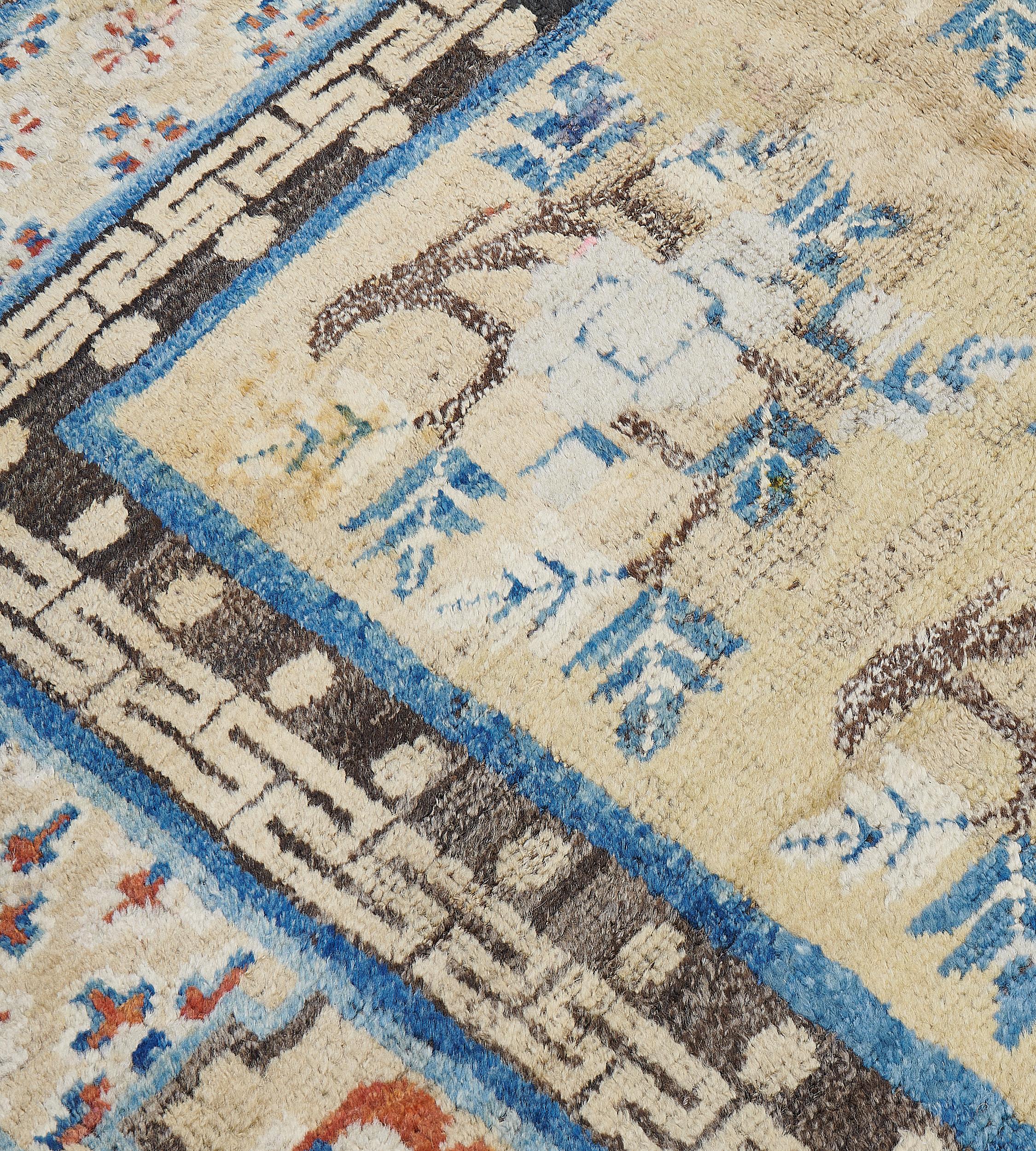 Late 19th Century Traditional Handwoven Chinese Deco Rug In Good Condition In West Hollywood, CA