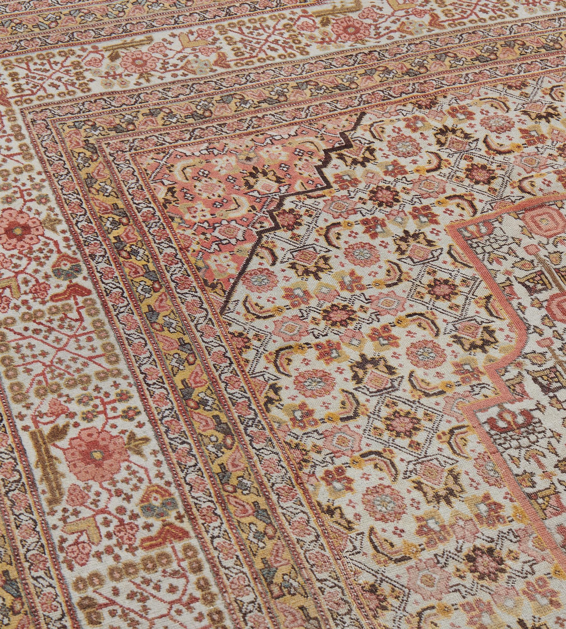 Late 19th Century Traditional Wool Handwoven Persian Tabriz Rug For Sale 1