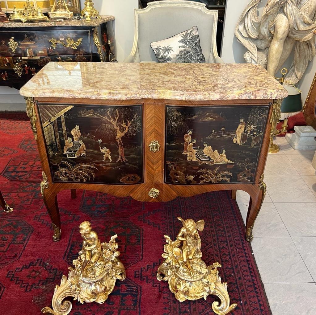 Late 19th-Century Transition Style Cabinet in Chinese Lacquer and Marquetry  For Sale 2