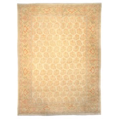 Tapis Oushak turc de la fin du 19e siècle à motifs floraux stylisés en ivoire