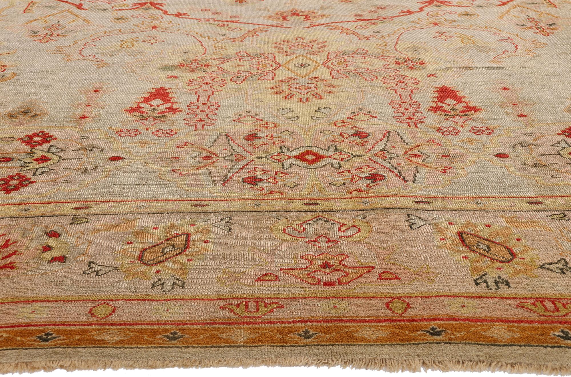 Late 19th Century Turkish Oushak Carpet with Modern Style In Good Condition For Sale In Dallas, TX