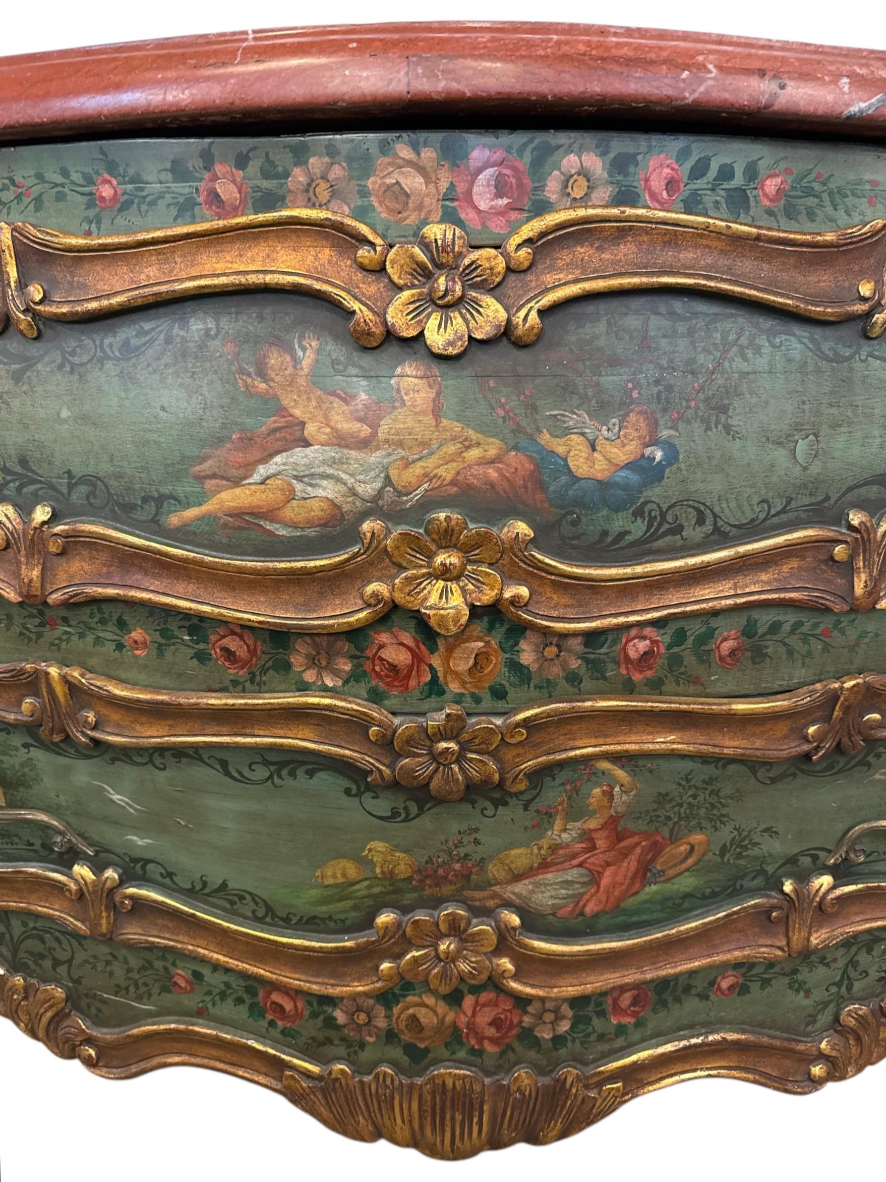 Commode con piano in marmo in stile rococò dipinto veneziano della fine del XIX secolo in vendita 3