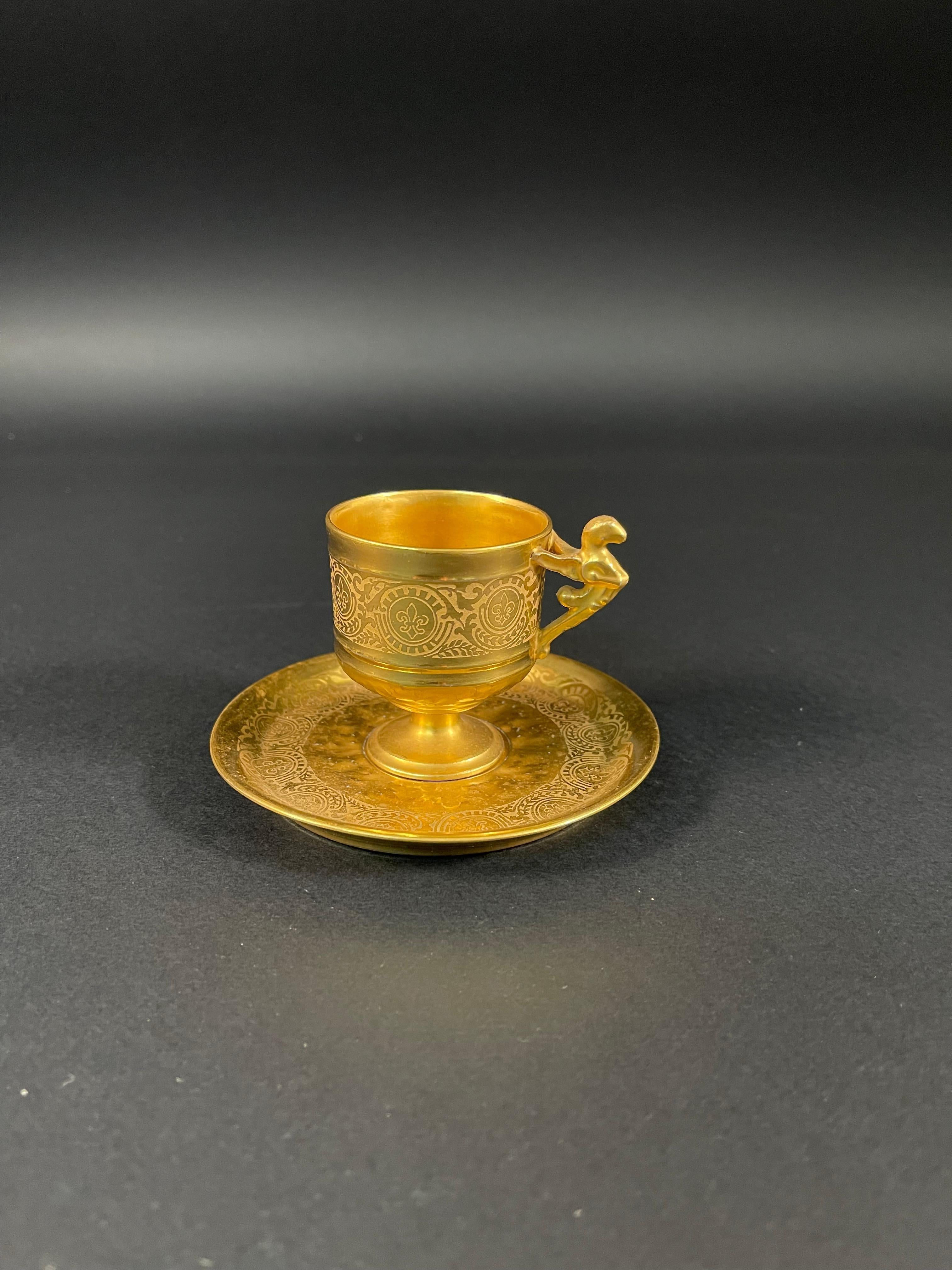 Vergoldetes venezianisches Porzellan, signiert Ende 19. (19. Jahrhundert) im Angebot