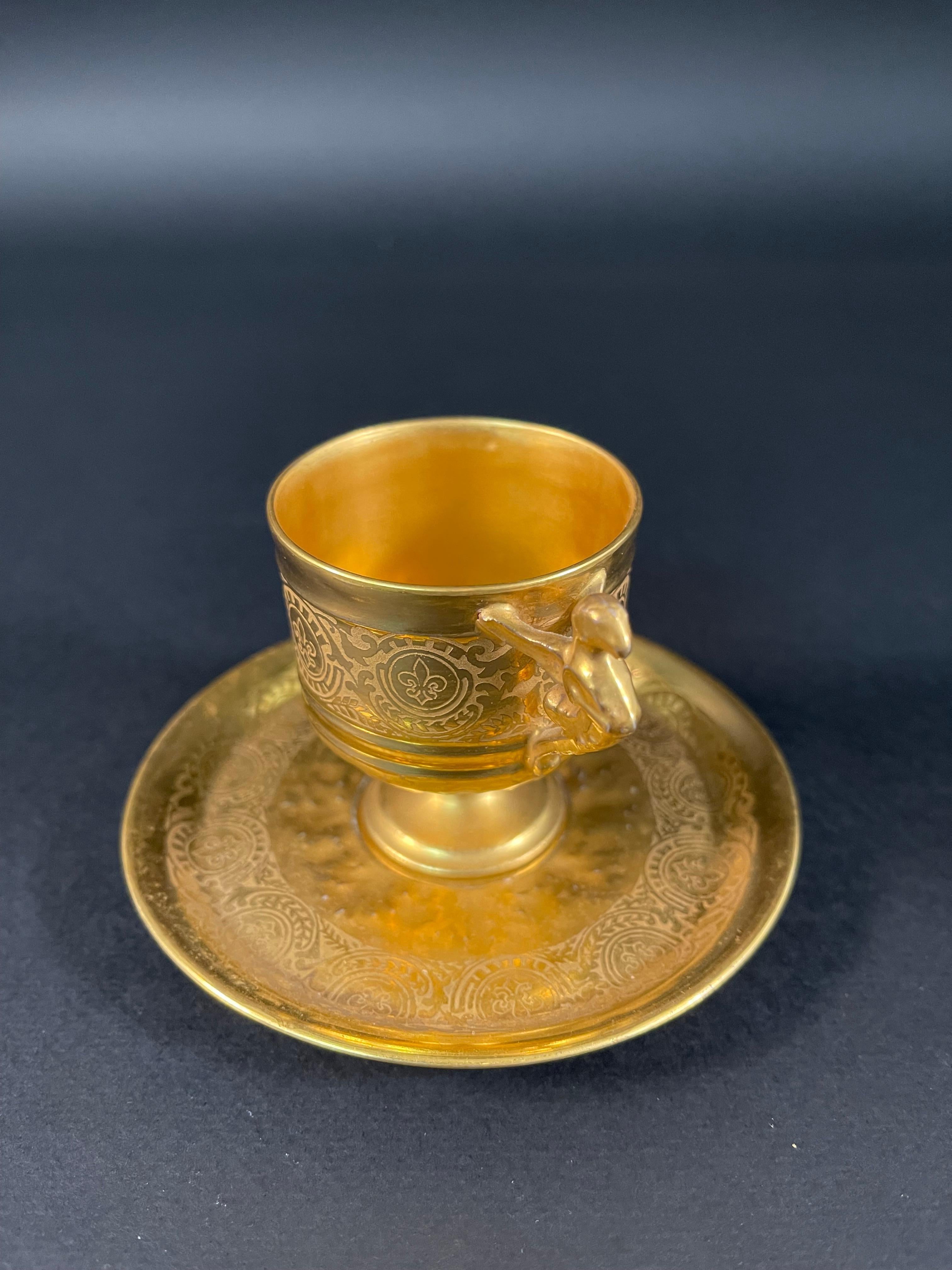 Vergoldetes venezianisches Porzellan, signiert Ende 19. im Angebot 2