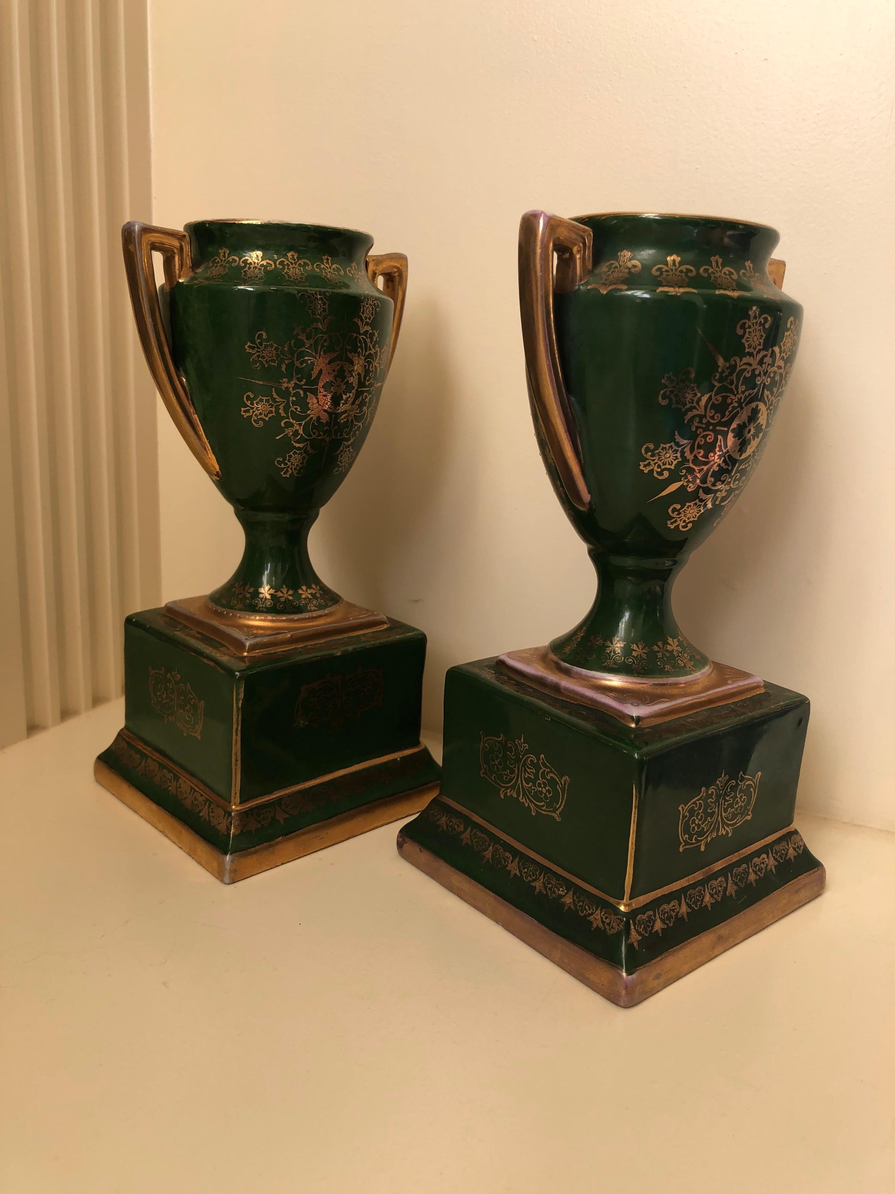Neoclassical Late 19th Century Victoria Austria Green Hand Painted Urns, Pair For Sale