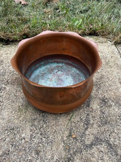 Late 19th Century Victorian Copper Jardiniere With Scalloped ring