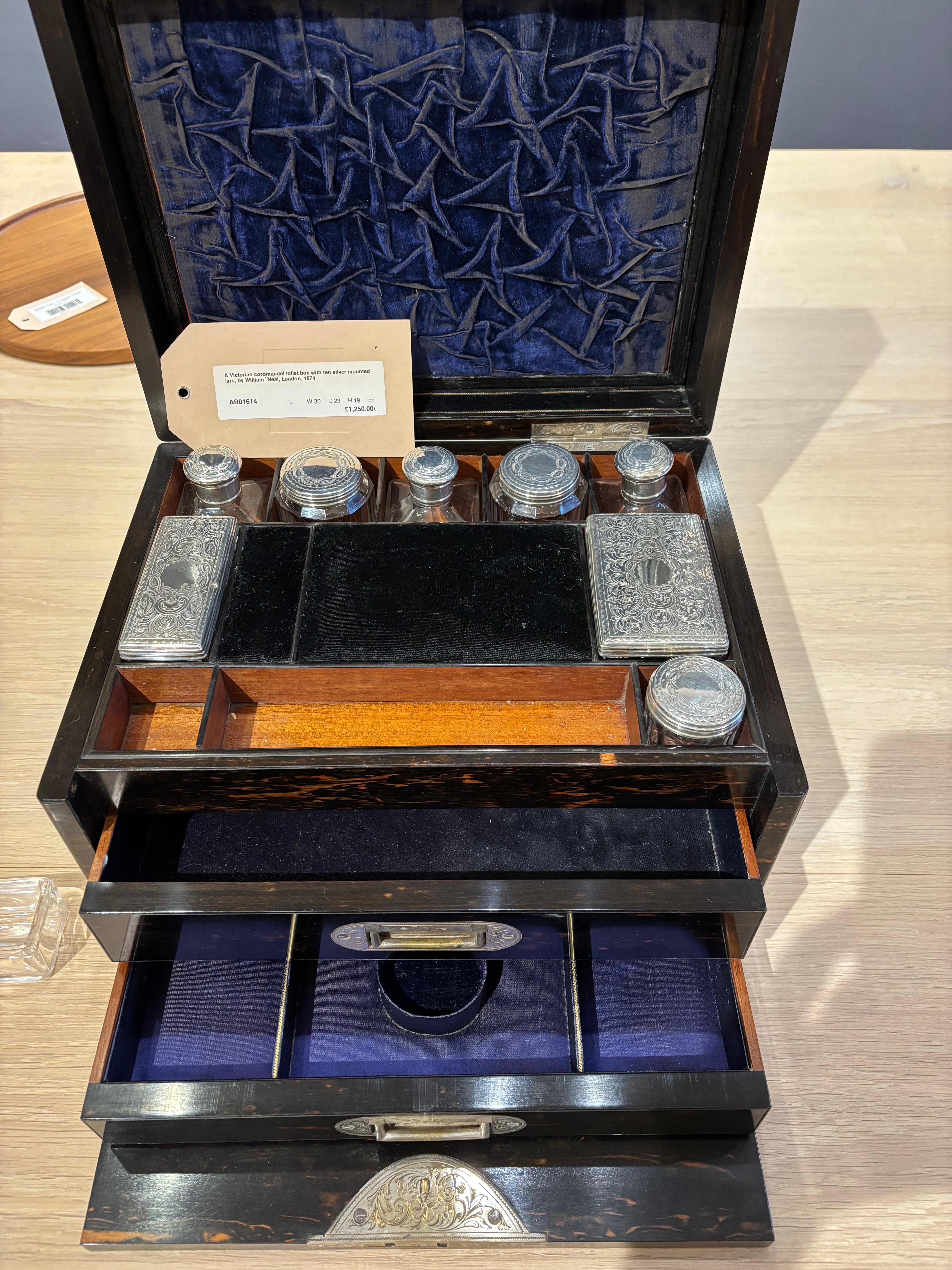 Caja de retrete victoriana Coromandel de finales del siglo XIX en Bueno estado para la venta en Petworth, West Sussex