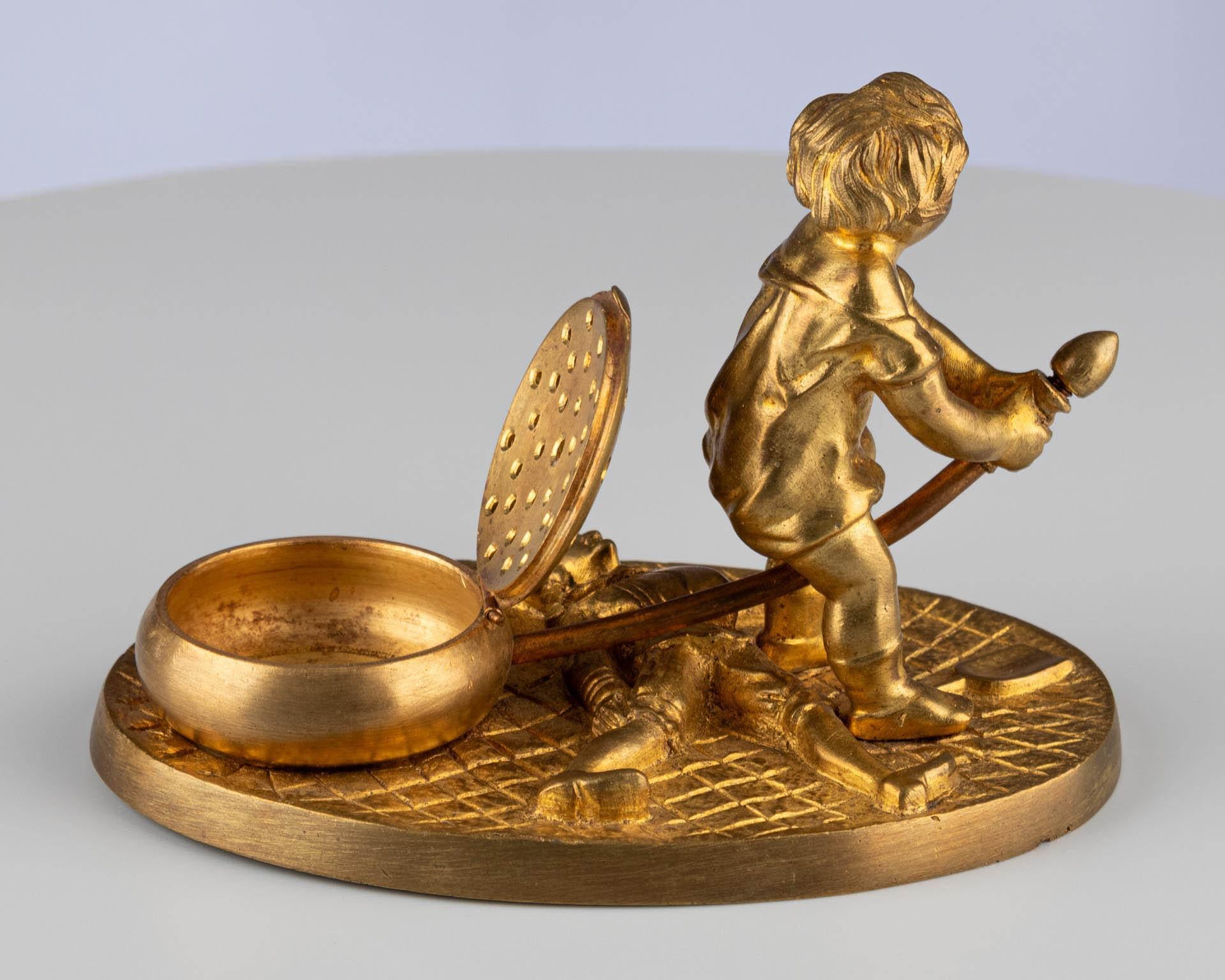 Late 19th Century Victorian Gilt Bronze Ormolu Gold Figurative Incense Burner For Sale 9