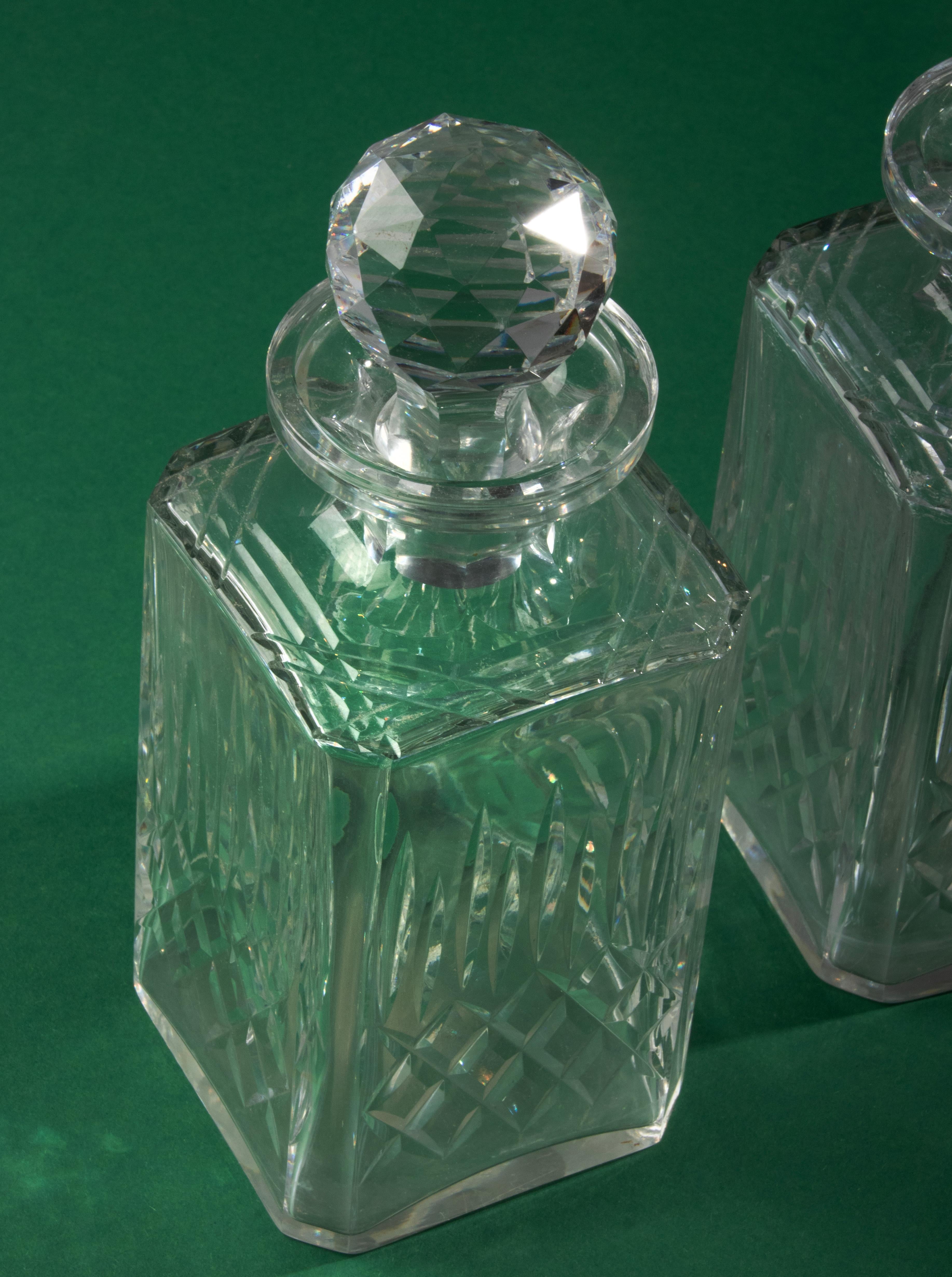 Viktorianische Tantalus aus Eiche und Kristall aus dem späten 19. Jahrhundert, hergestellt von Army & Navy CSL im Angebot 4