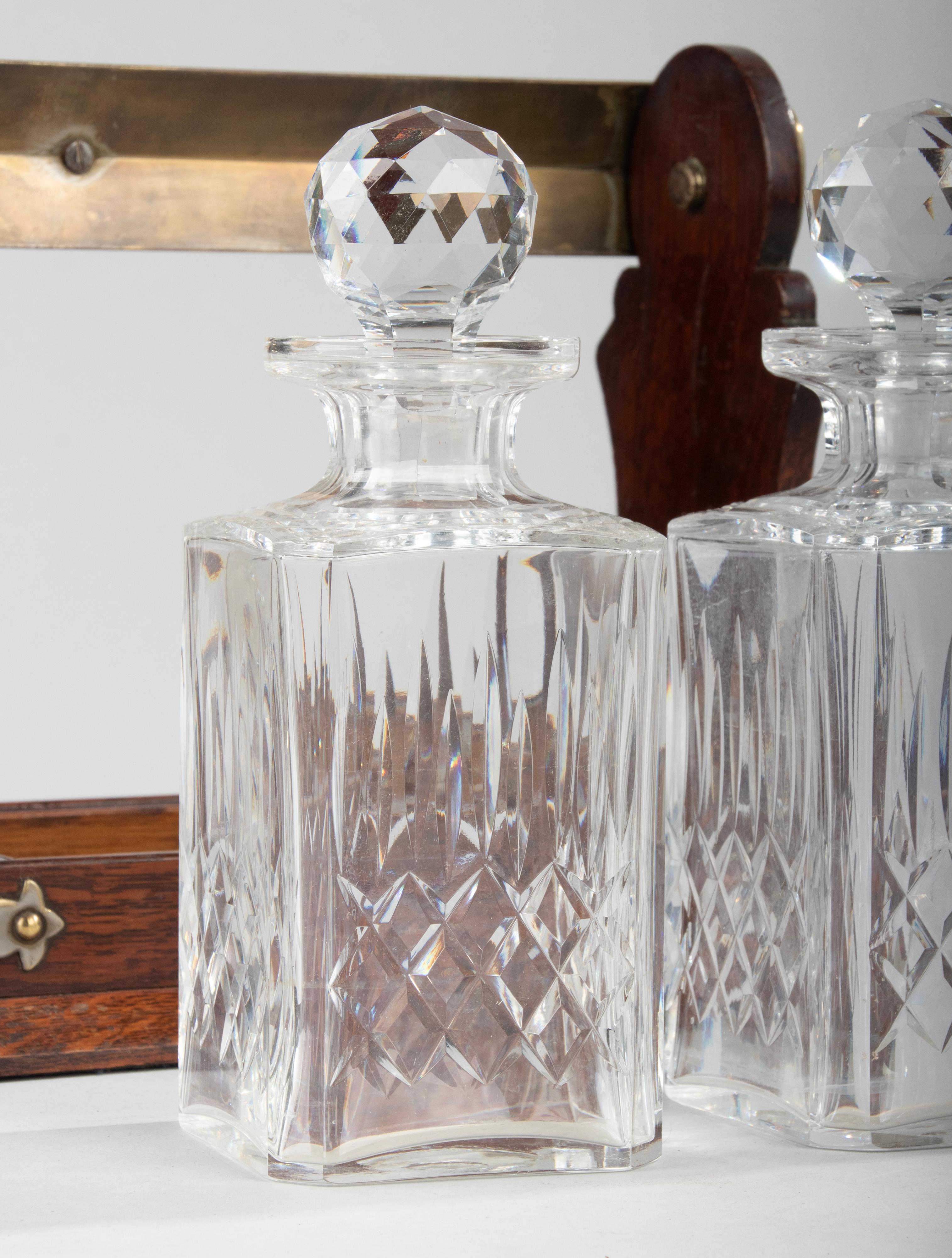 Tantale victorien en chêne et cristal de la fin du 19e siècle fabriqué par Army & Navy CSL en vente 12