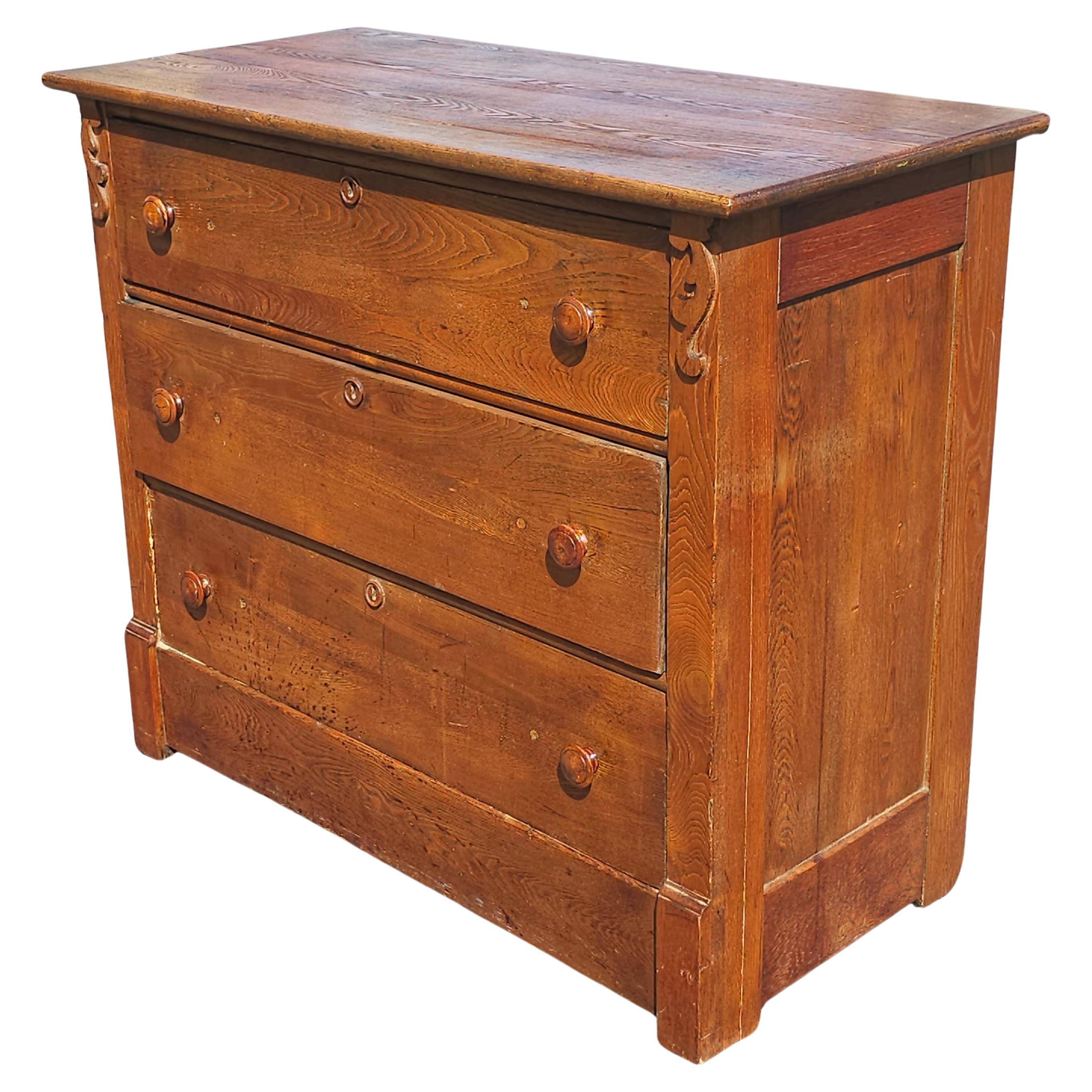 Late 19th Century Victorian Oak Commode Chest of Drawers In Good Condition For Sale In Germantown, MD