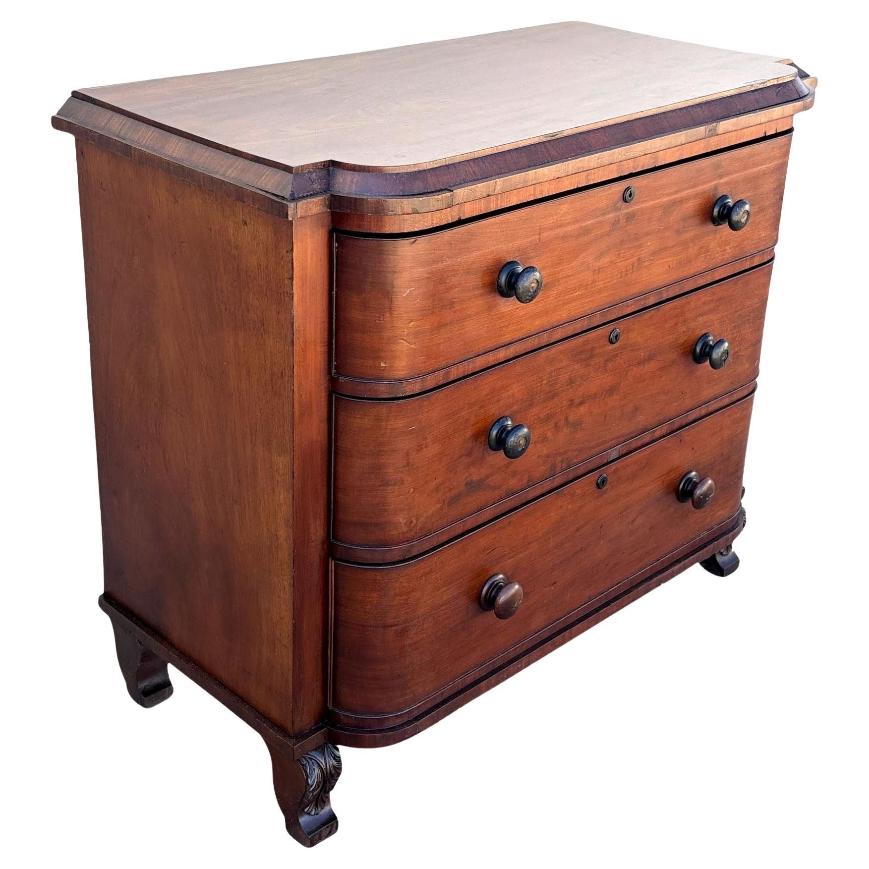 Late 19th Century Victorian Queen Anne Lowboy Dresser with Sculpted Front For Sale