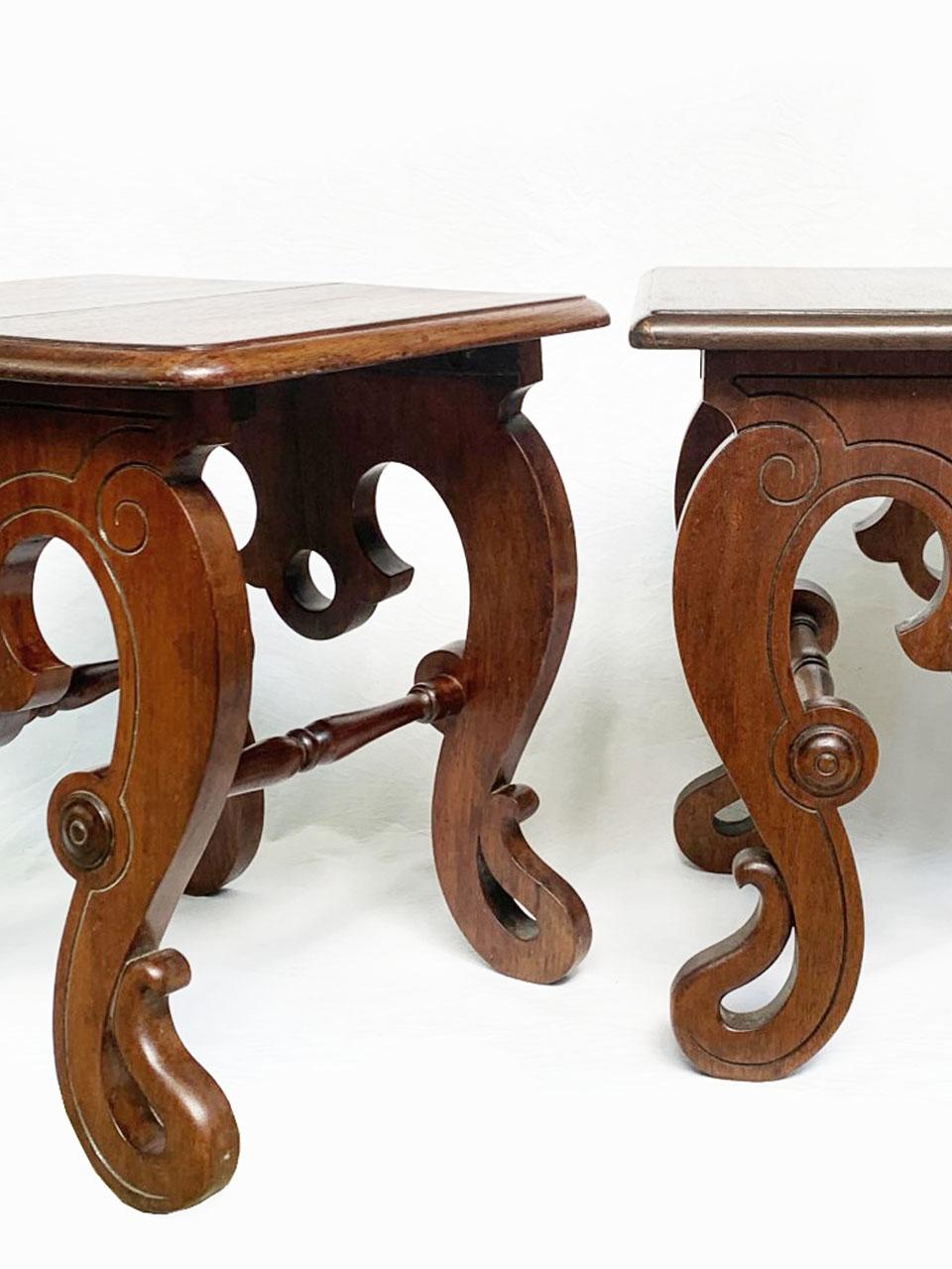 Fin du 19e siècle, paire de tabourets victoriens de style Revive rococo Bon état - En vente à Rio De Janeiro, BR