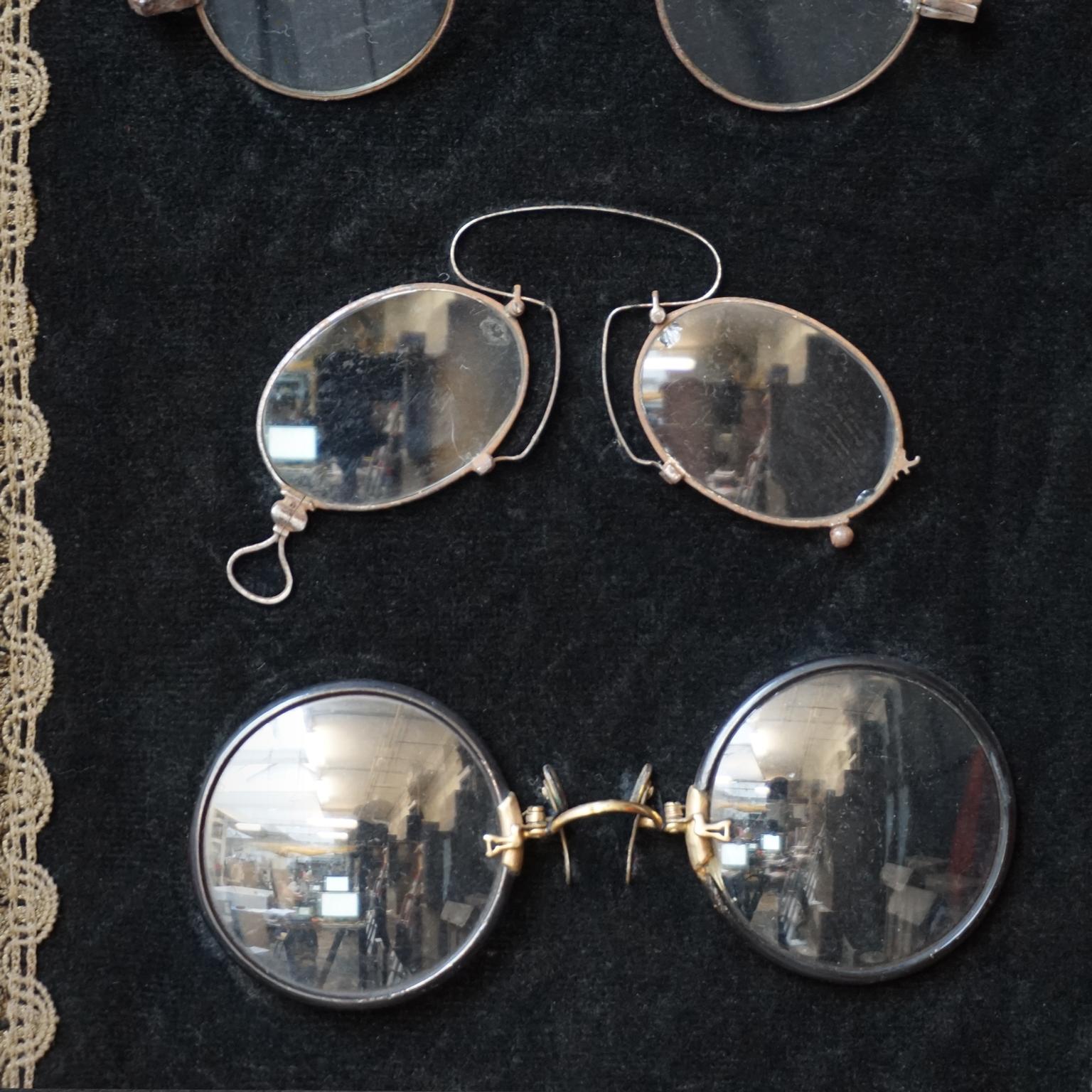 Late 19th Century Victorian Set of Ten Sales Samples Eye Glasses and Pince Nez For Sale 1