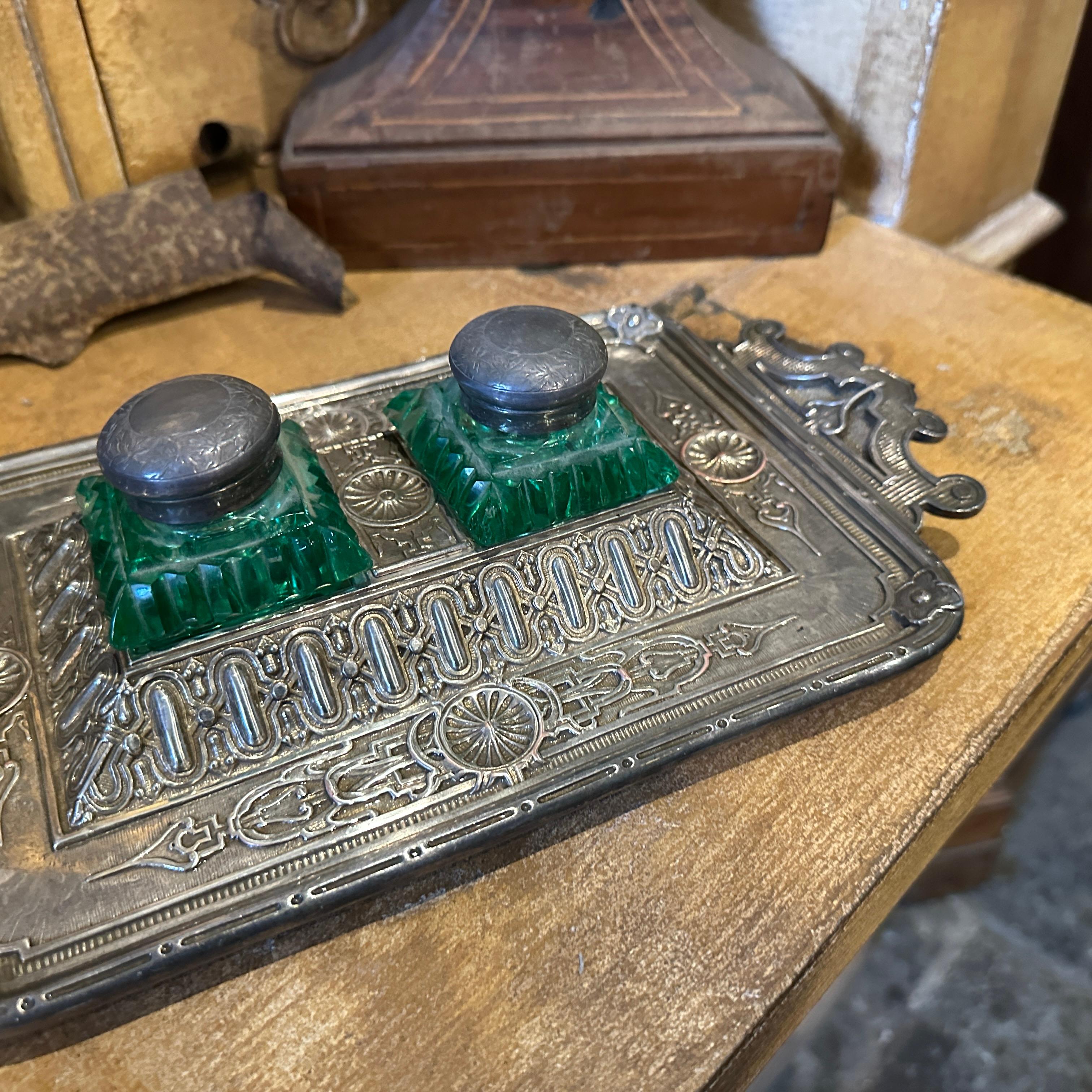 English Late 19th Century Victorian Silver Plated and Green Glass Inkwell For Sale