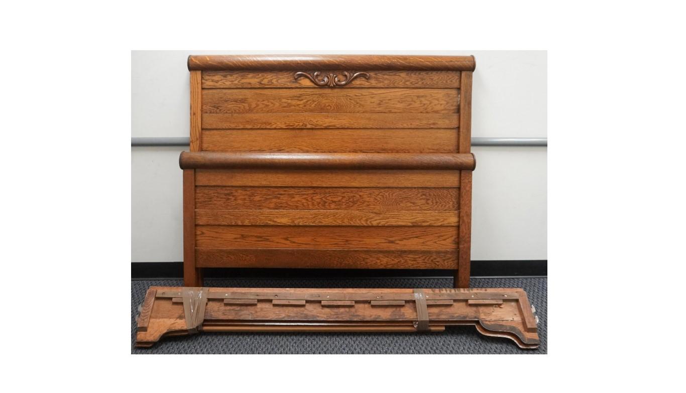 Late 19th Century Victorian Tiger Oak Full Size Sleigh Double Bed For Sale 2