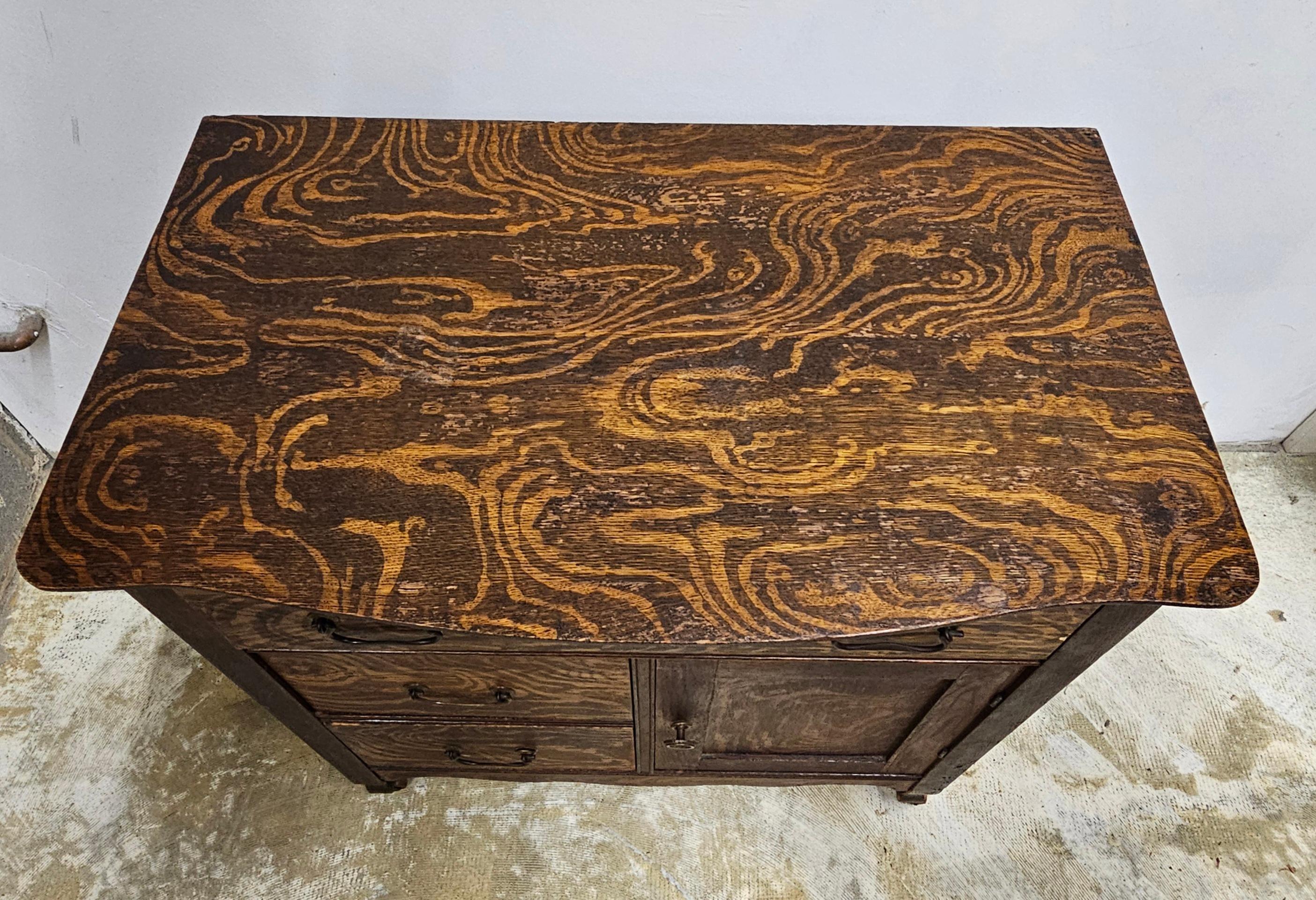 Vittoriano Armadietto a rotelle in Oak Oak vittoriano della fine del XIX secolo in vendita