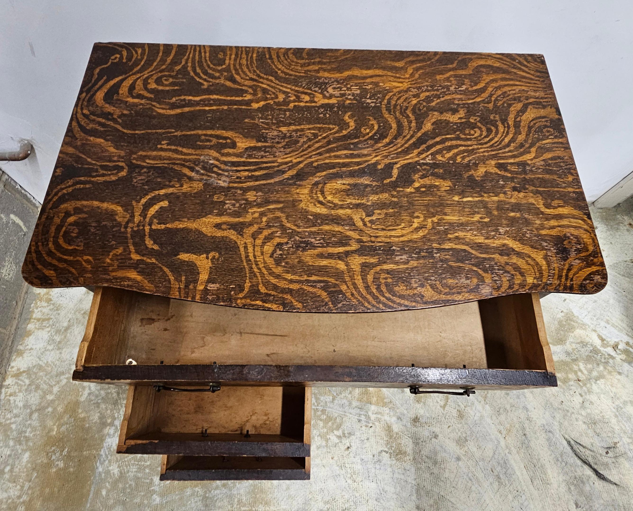 Mordenzato Armadietto a rotelle in Oak Oak vittoriano della fine del XIX secolo in vendita