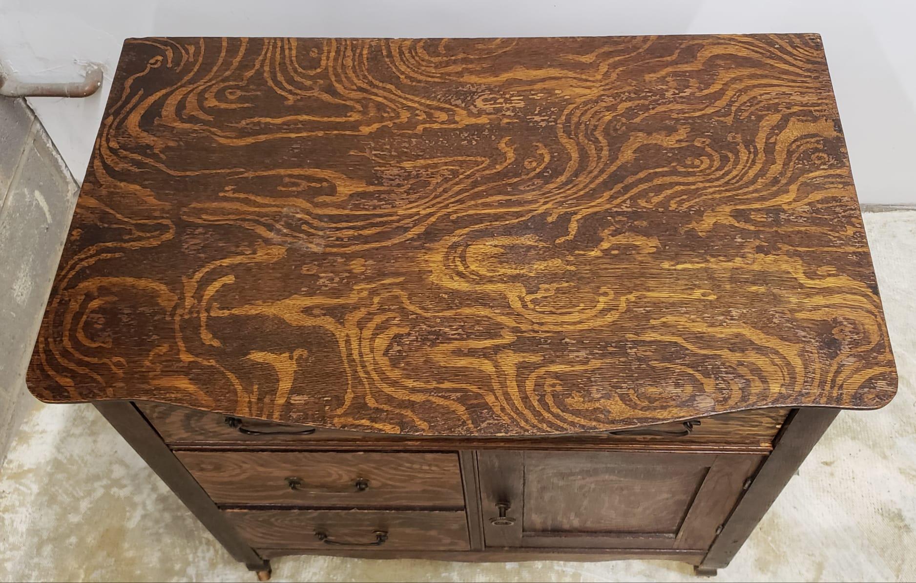Quercia Armadietto a rotelle in Oak Oak vittoriano della fine del XIX secolo in vendita