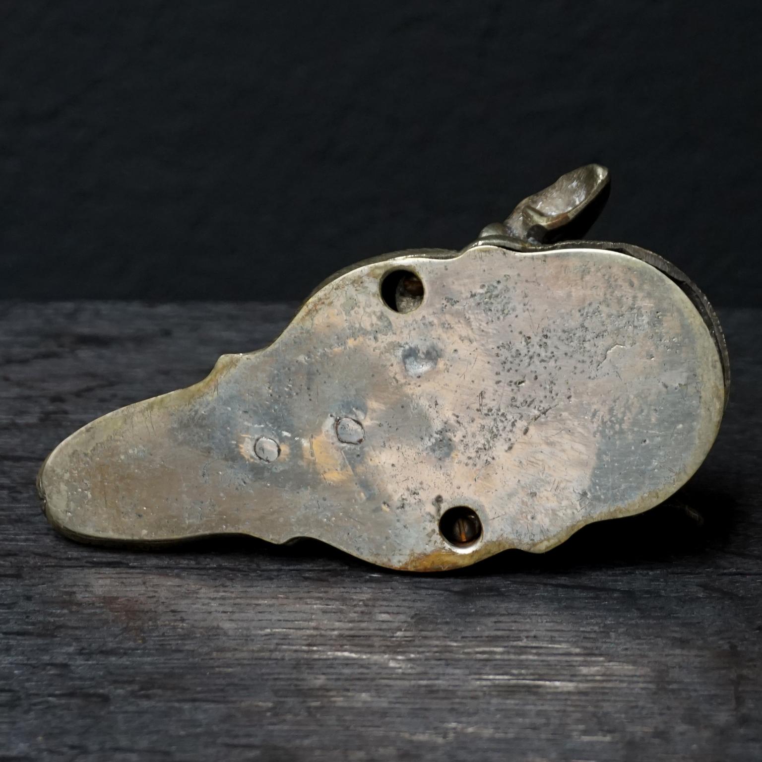 Ende des 19. Jahrhunderts Wiener Bronze Windhund Hundekopf Briefhalter oder Büroklammer 6