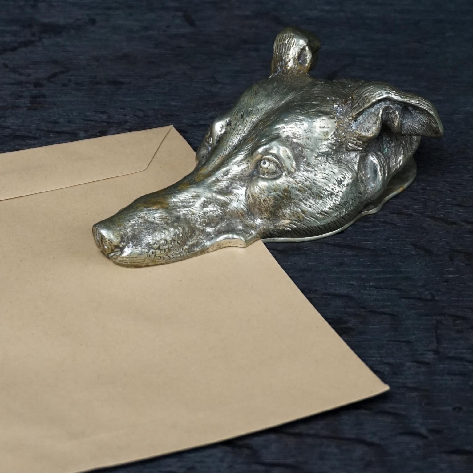 Ende des 19. Jahrhunderts Wiener Bronze Windhund Hundekopf Briefhalter oder Büroklammer (Viktorianisch)