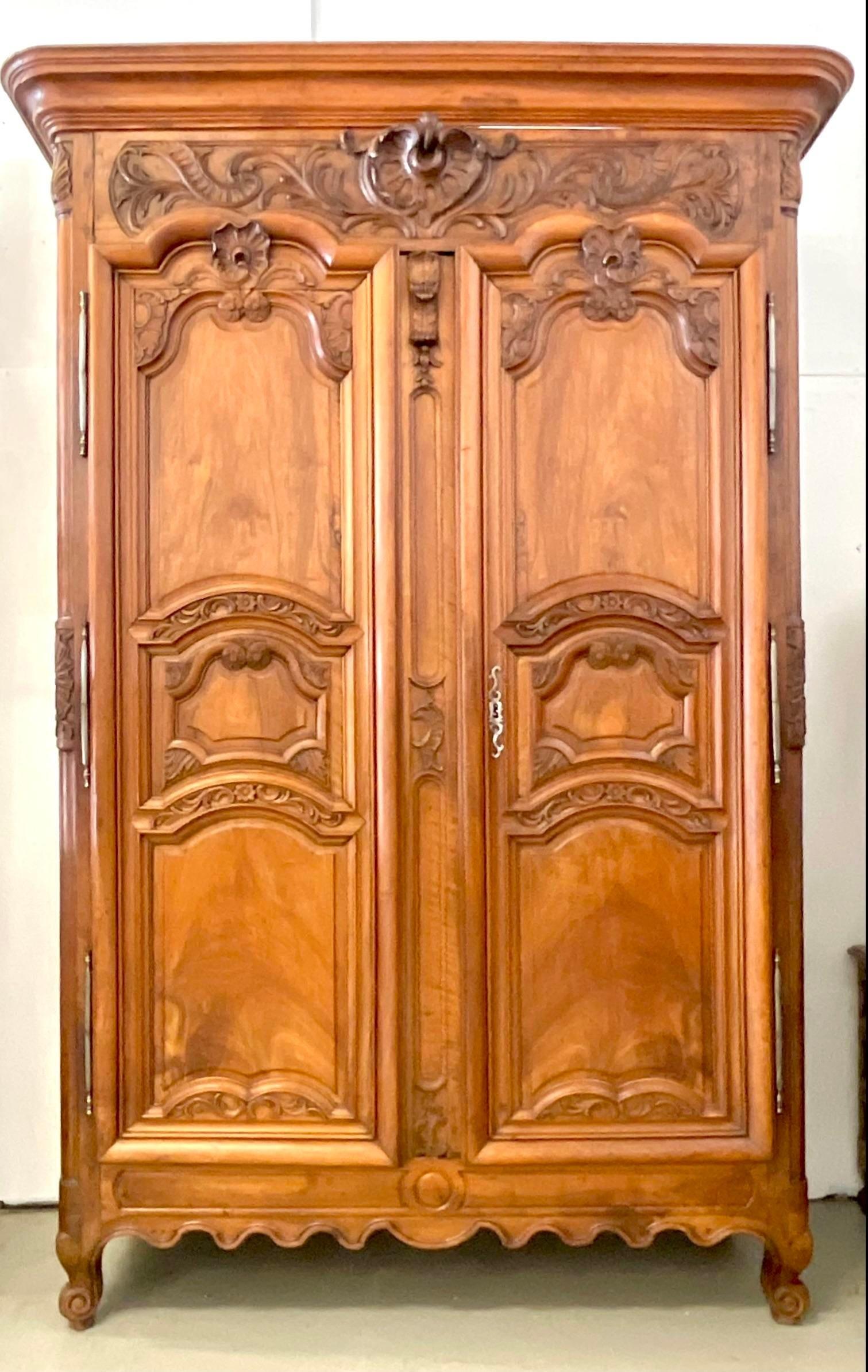 Linen Late 19th Century Vintage Hand Carved French Armoire For Sale