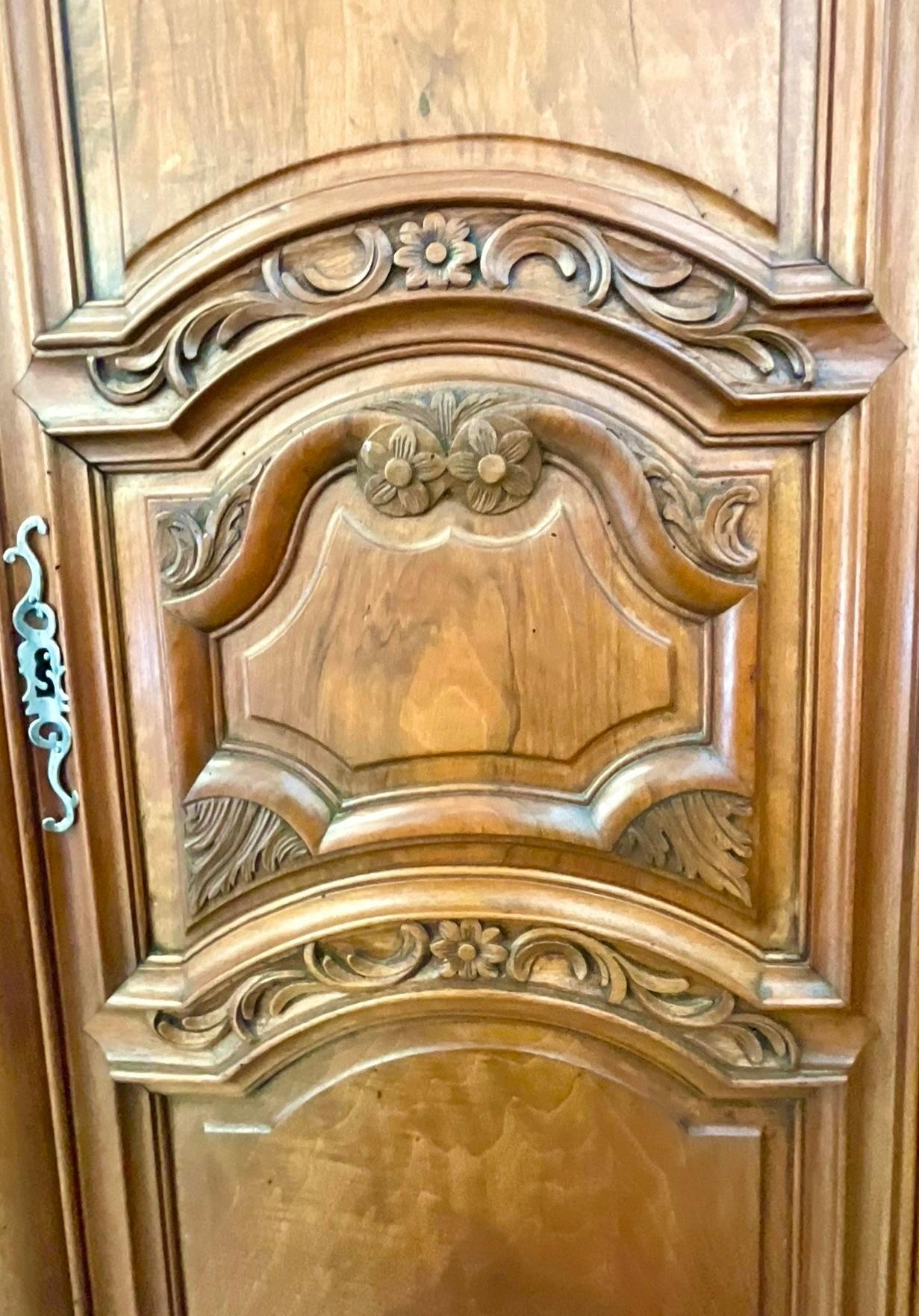 Late 19th Century Vintage Hand Carved French Armoire For Sale 1