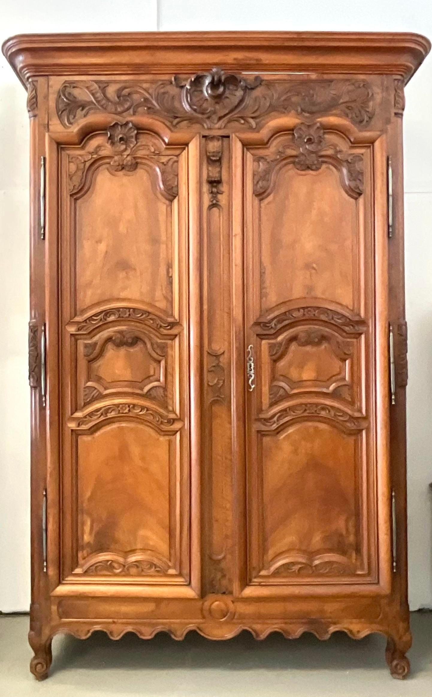 Late 19th Century Vintage Hand Carved French Armoire 3