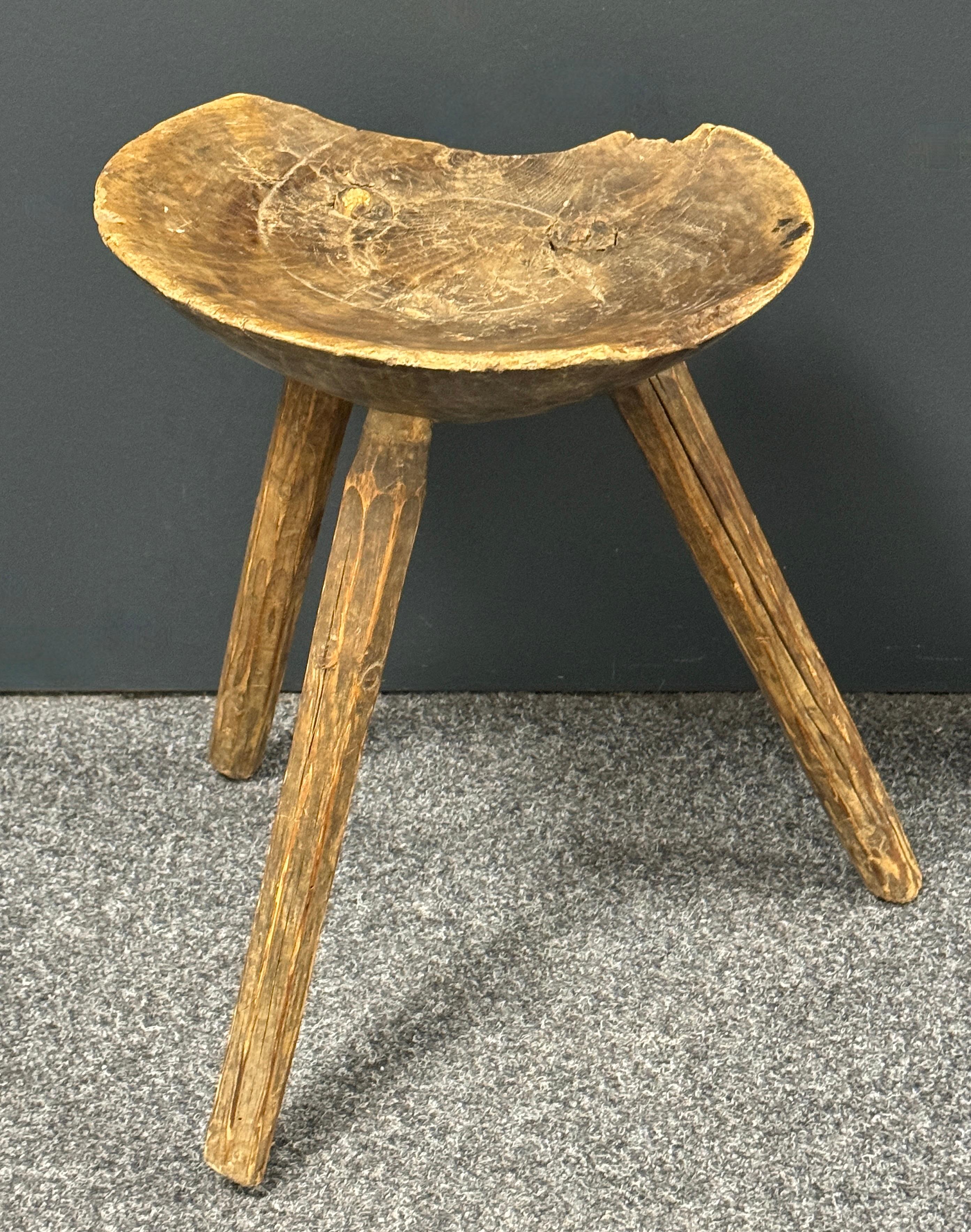 Fin du 19e siècle Tabouret à 3 pieds Wabi Sabi, Autriche Vers 1890 - 1900 en vente 3
