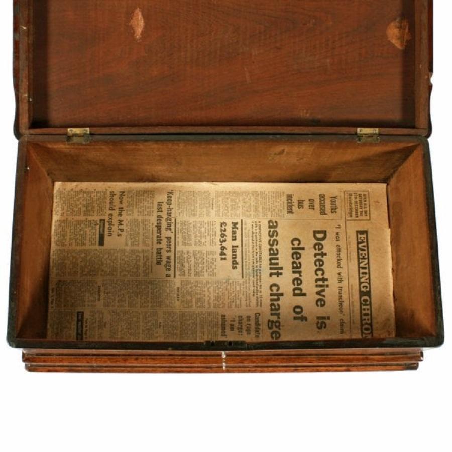 Late 19th Century Walnut Deed Box In Good Condition For Sale In London, GB