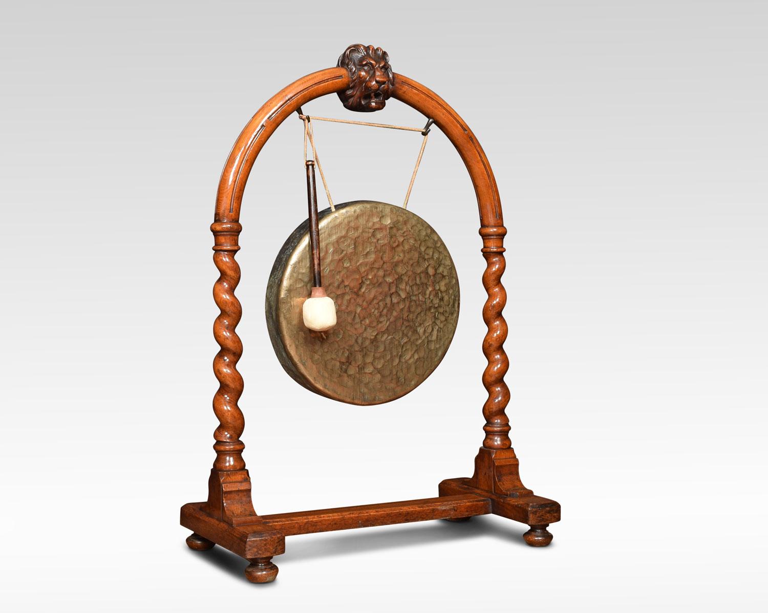 Late 19th Century Walnut Dinner Gong In Good Condition In Cheshire, GB