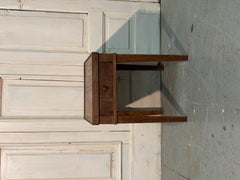 Table de jeux en noyer de la fin du XIXe siècle, avec plateau à galerie surélevée et tiroir