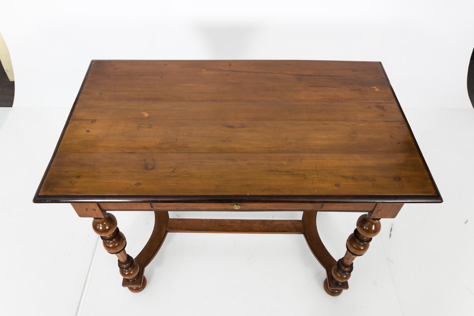 Early 20th Century Late 19th Century Walnut Table with Turned Legs