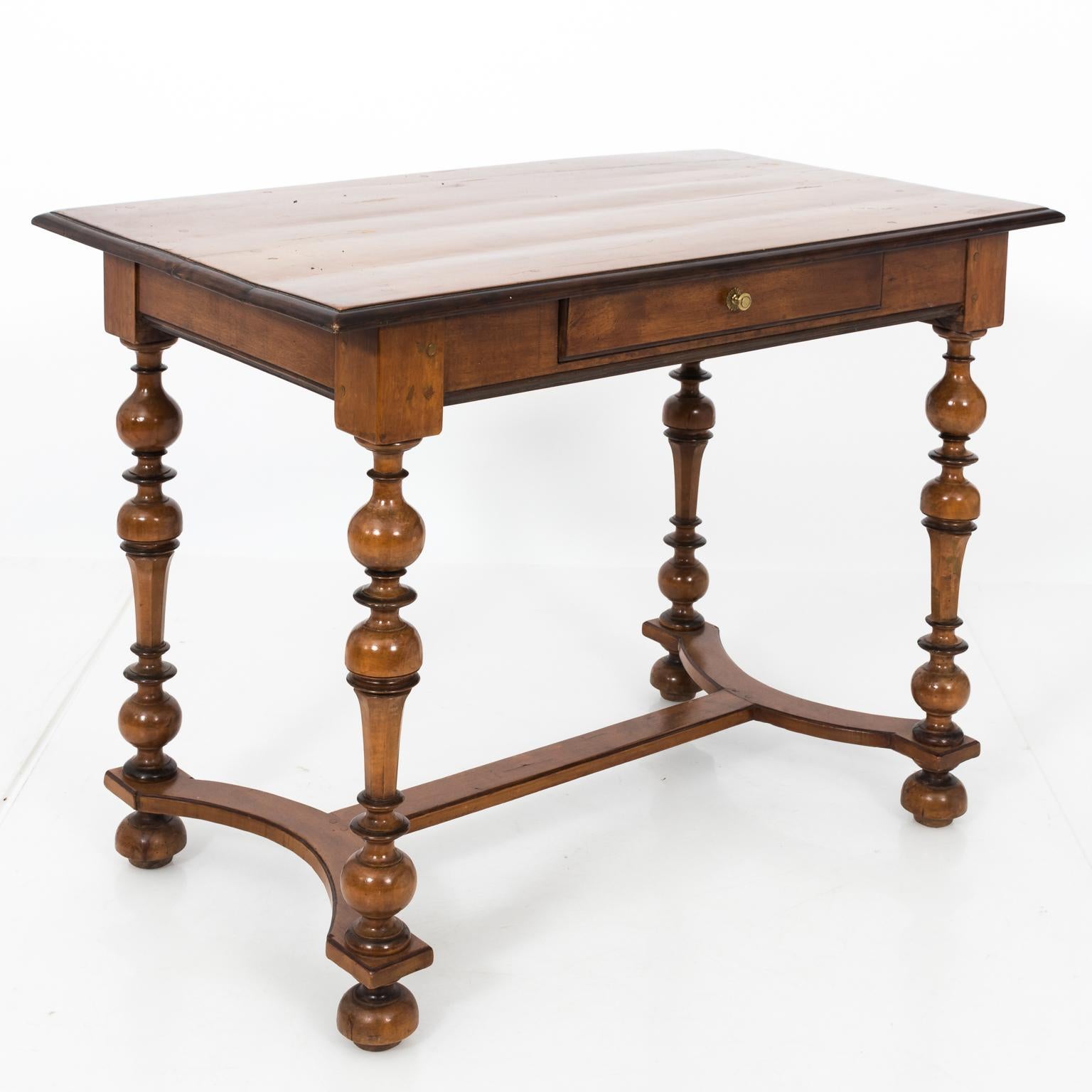 Late 19th Century Walnut Table with Turned Legs 3