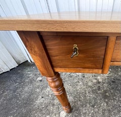 Table à écrire en noyer de la fin du XIXe siècle avec plateau en Oak Oak Contemporary