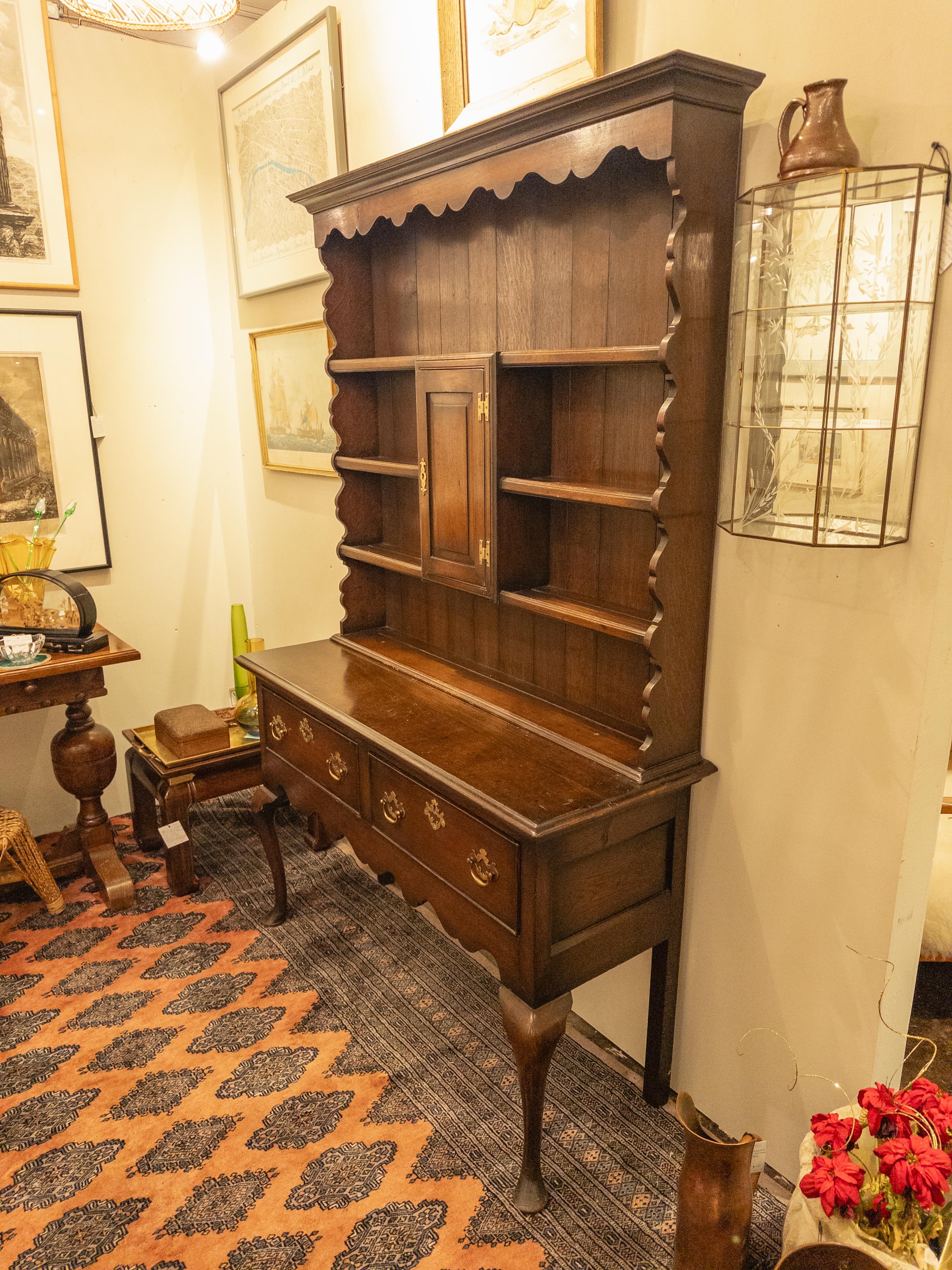 Carved Late 19th Century Welsh Oak Cupboard For Sale