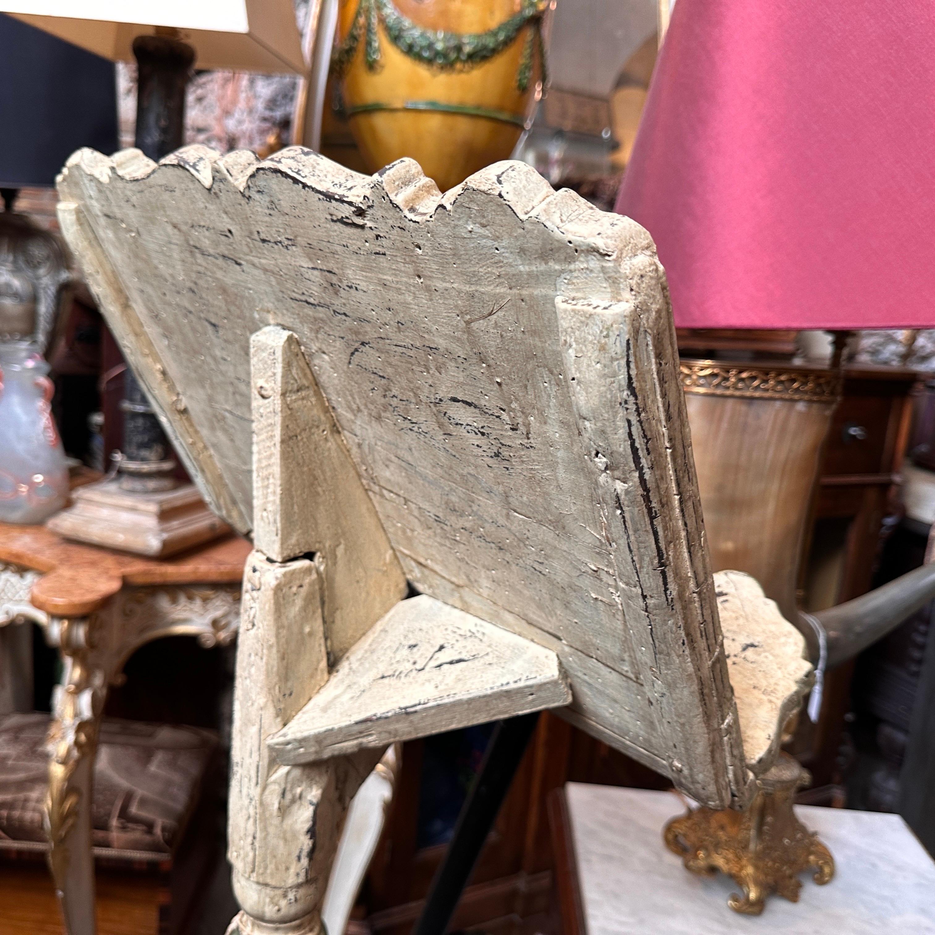 Late 19th Century White and Green Lacquered Wood Sicilian Lectern for Old Books For Sale 4