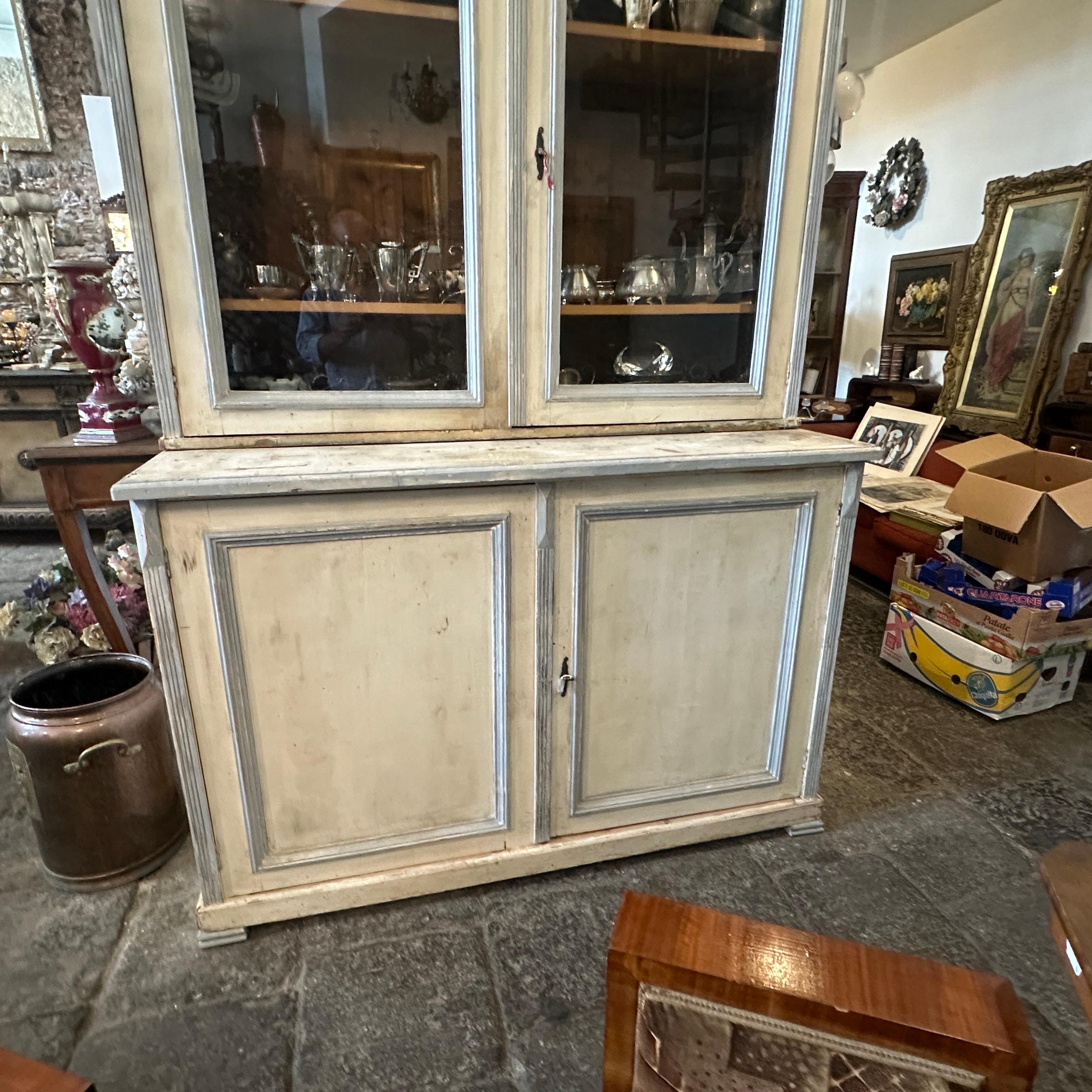 Hand-Painted Late 19th Century White and Light Blue Lacquered Wood Sicilian Big Credenza