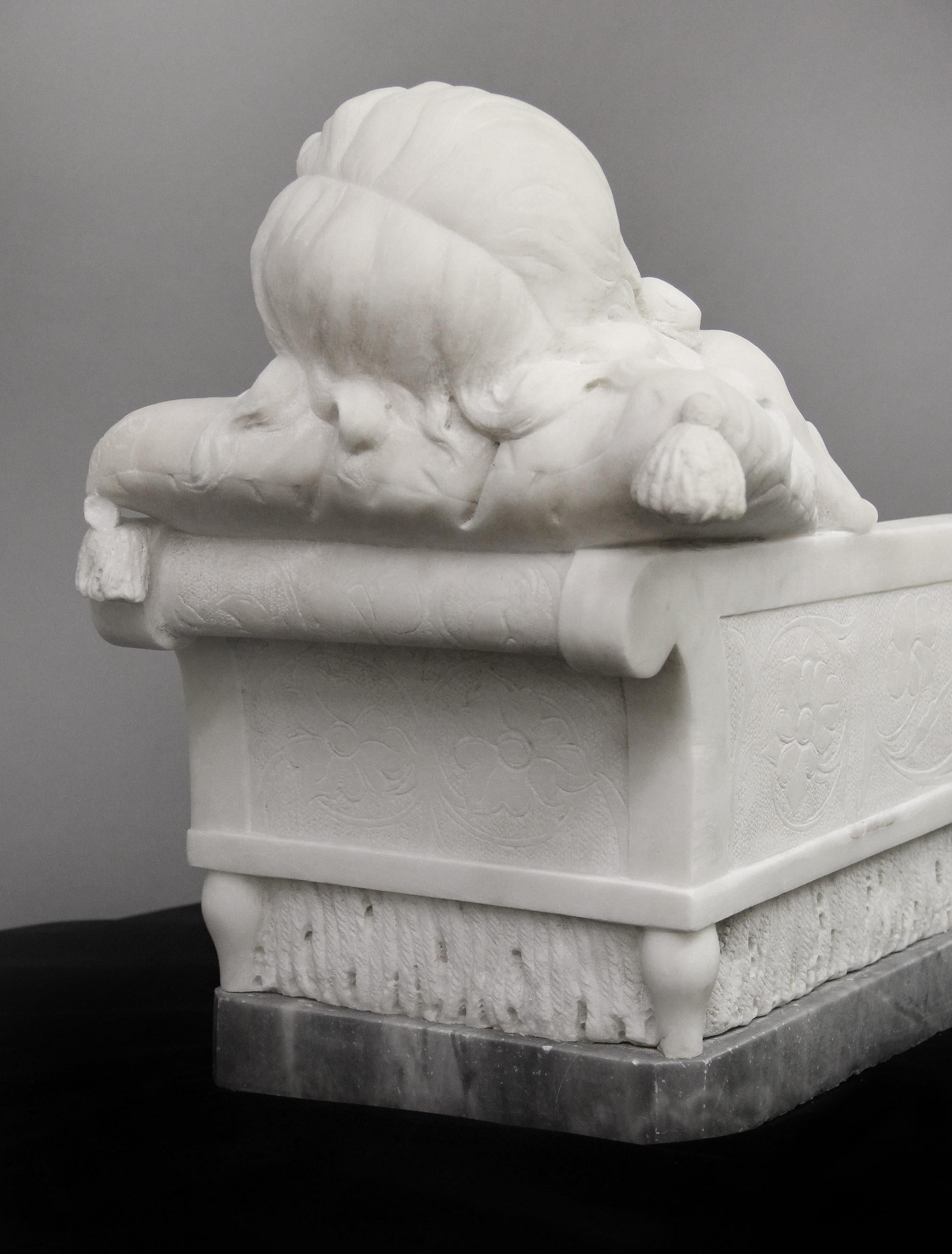Sculpté à la main Marbre blanc de Carrare de la fin du XIXe siècle intitulé «rmiente » par le Prof. Romanelli en vente