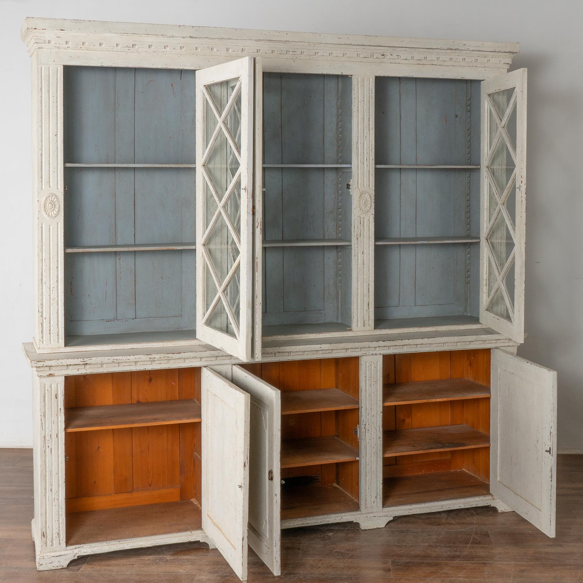Gustavian Late 19th Century White Swedish Display Cabinet Bookcase