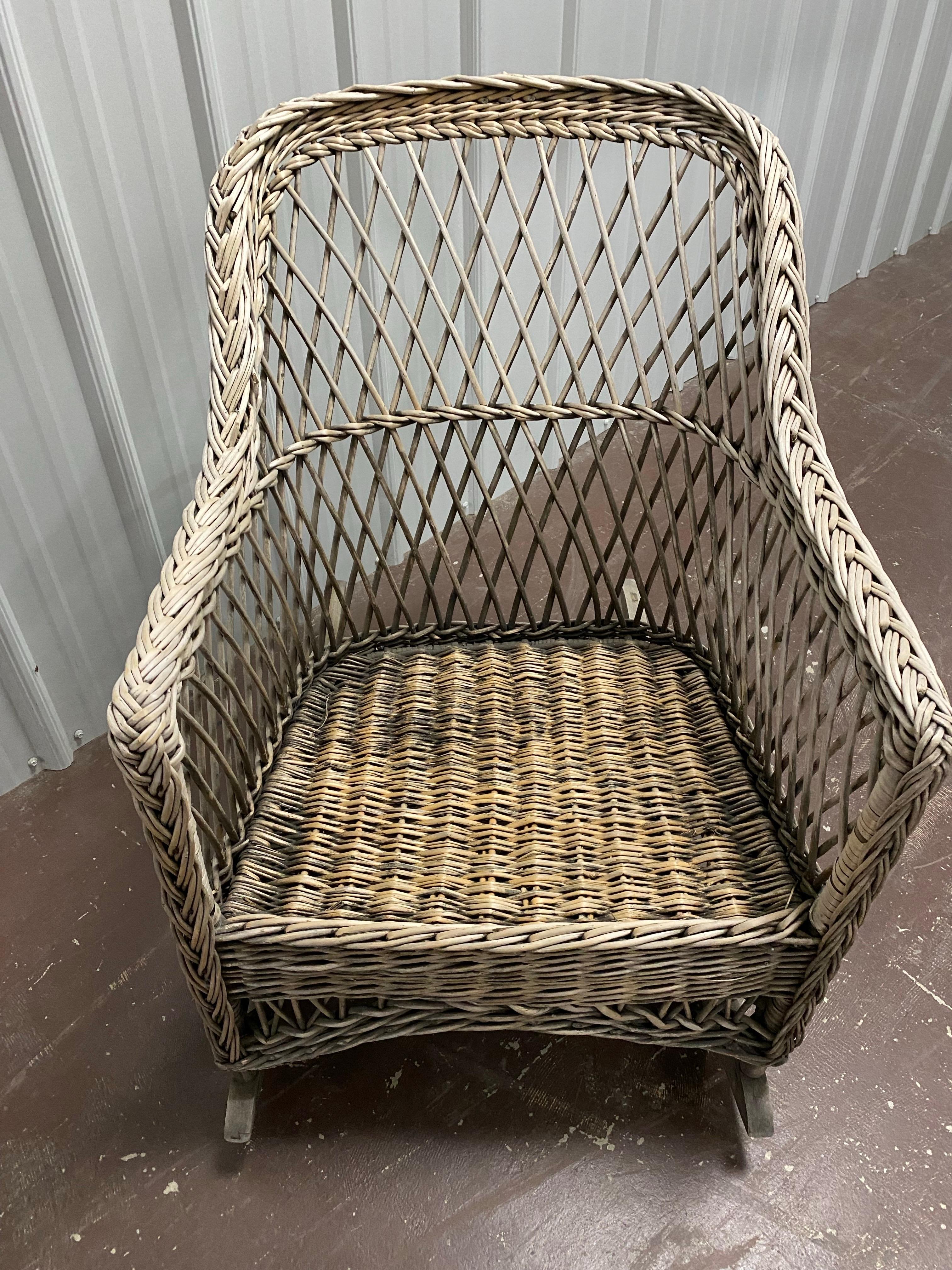 Fauteuil à bascule en osier de la fin du 19e siècle en vente 1