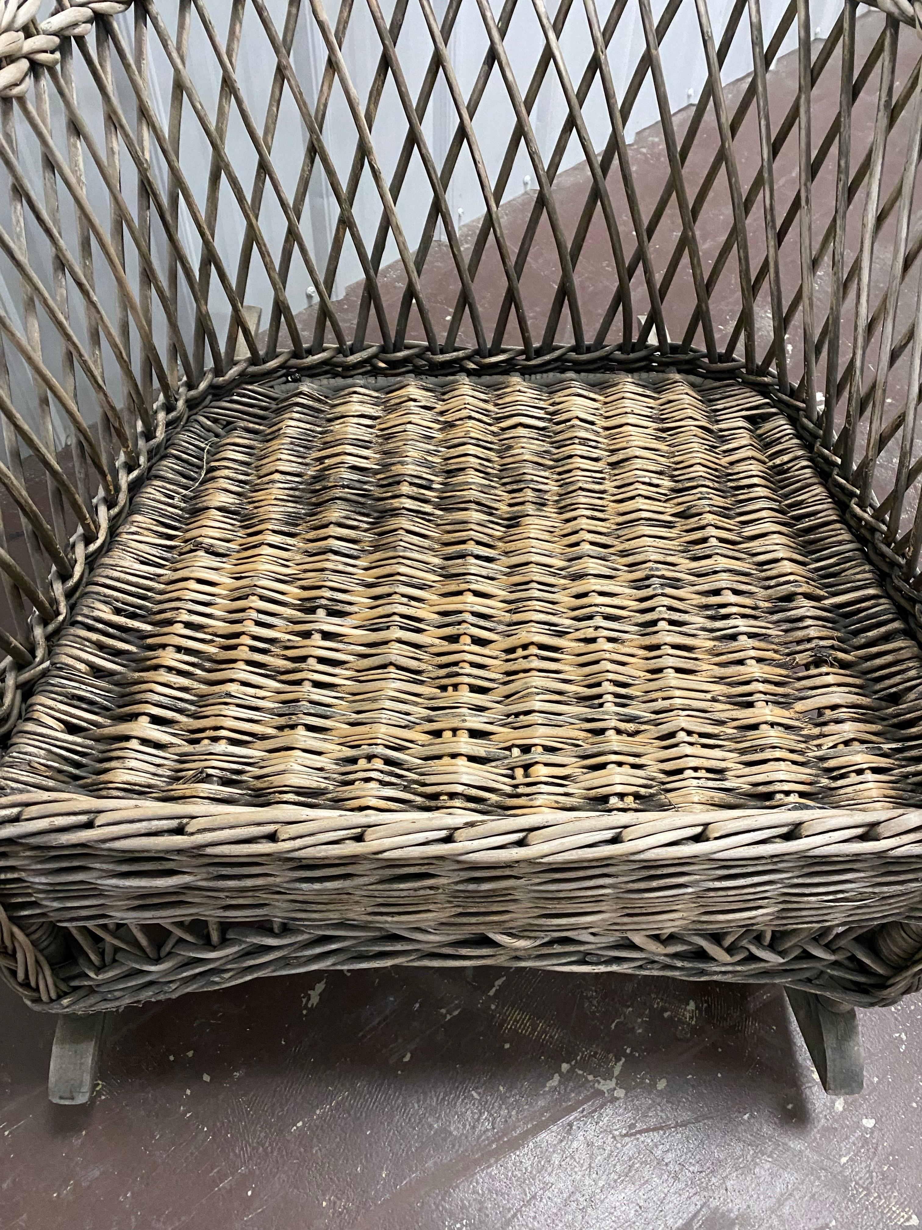 Fauteuil à bascule en osier de la fin du 19e siècle en vente 2