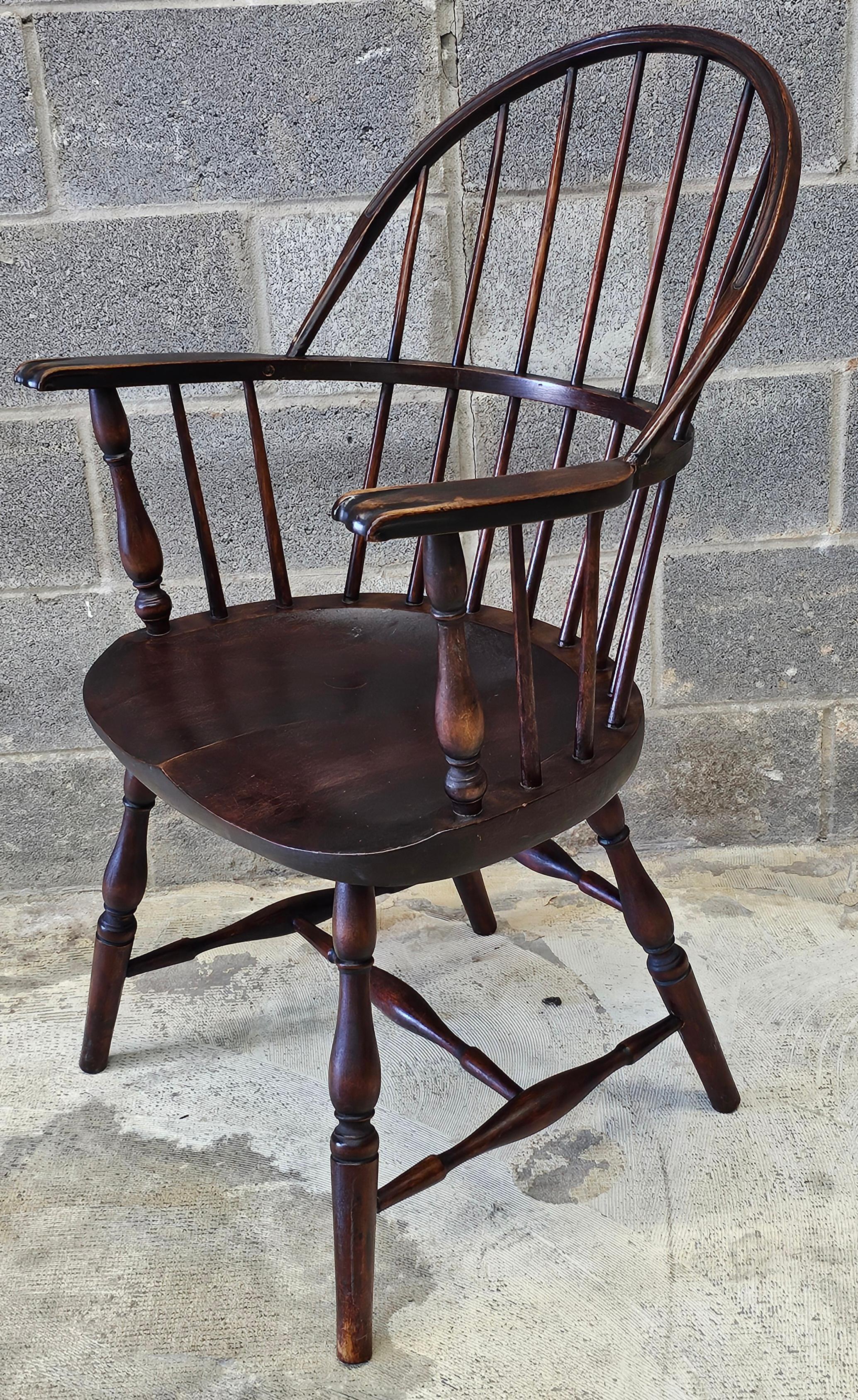 Victorien Fin du 19e siècle - Fauteuil à siège en selle de style Windsor en vente