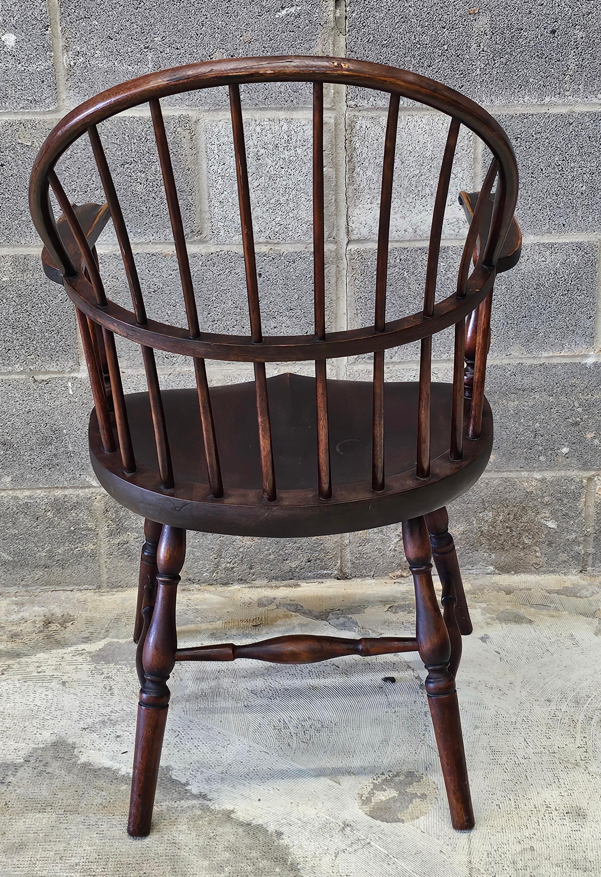 Américain Fin du 19e siècle - Fauteuil à siège en selle de style Windsor en vente